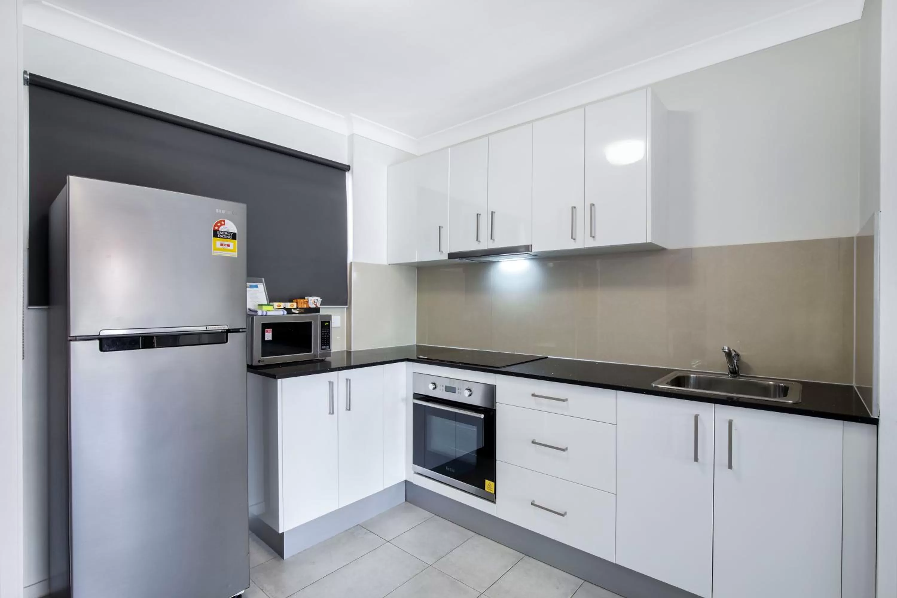 Kitchen or kitchenette in Comfort Inn North Brisbane