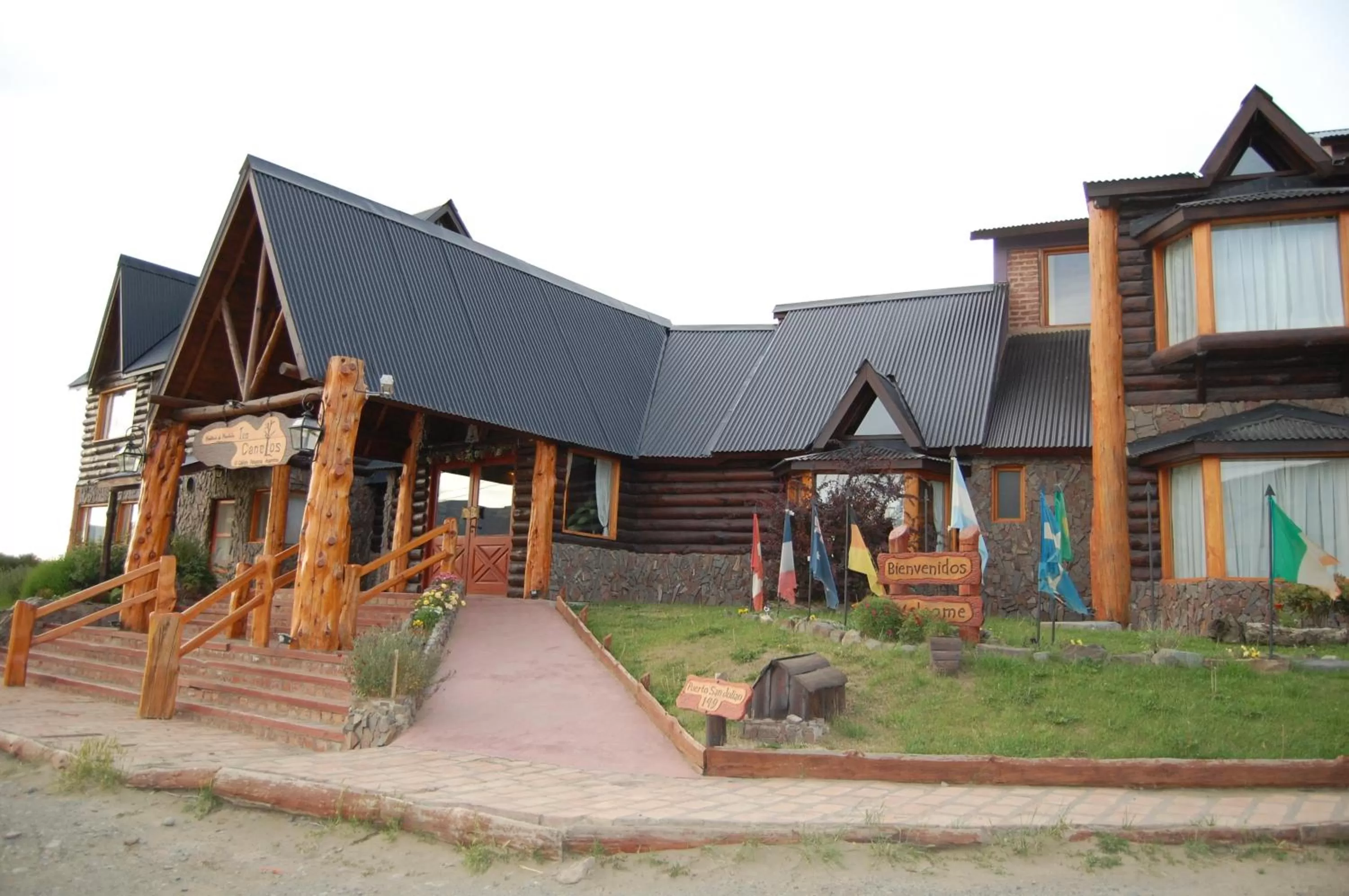 Property building in Hosteria Los Canelos