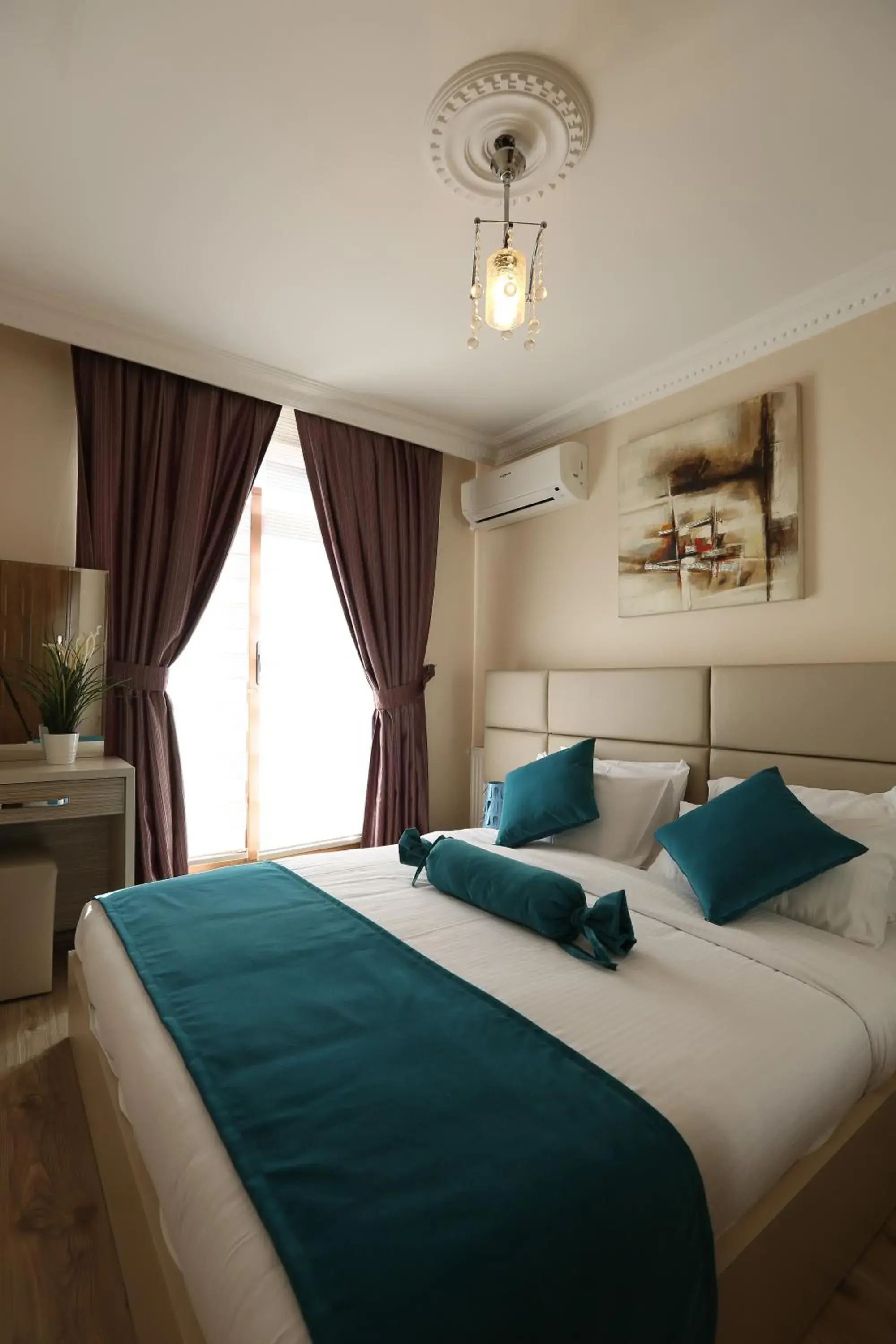 Suite with Balcony - single occupancy in Overland Residence Suite with Balcony - single occupancy in Overland Residence