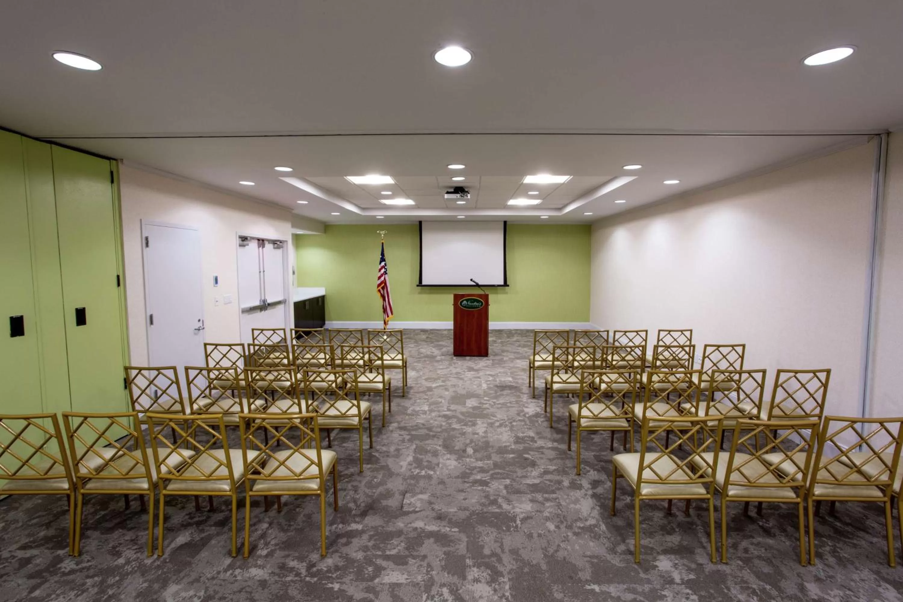 Meeting/conference room in Hilton Garden Inn New York/Staten Island