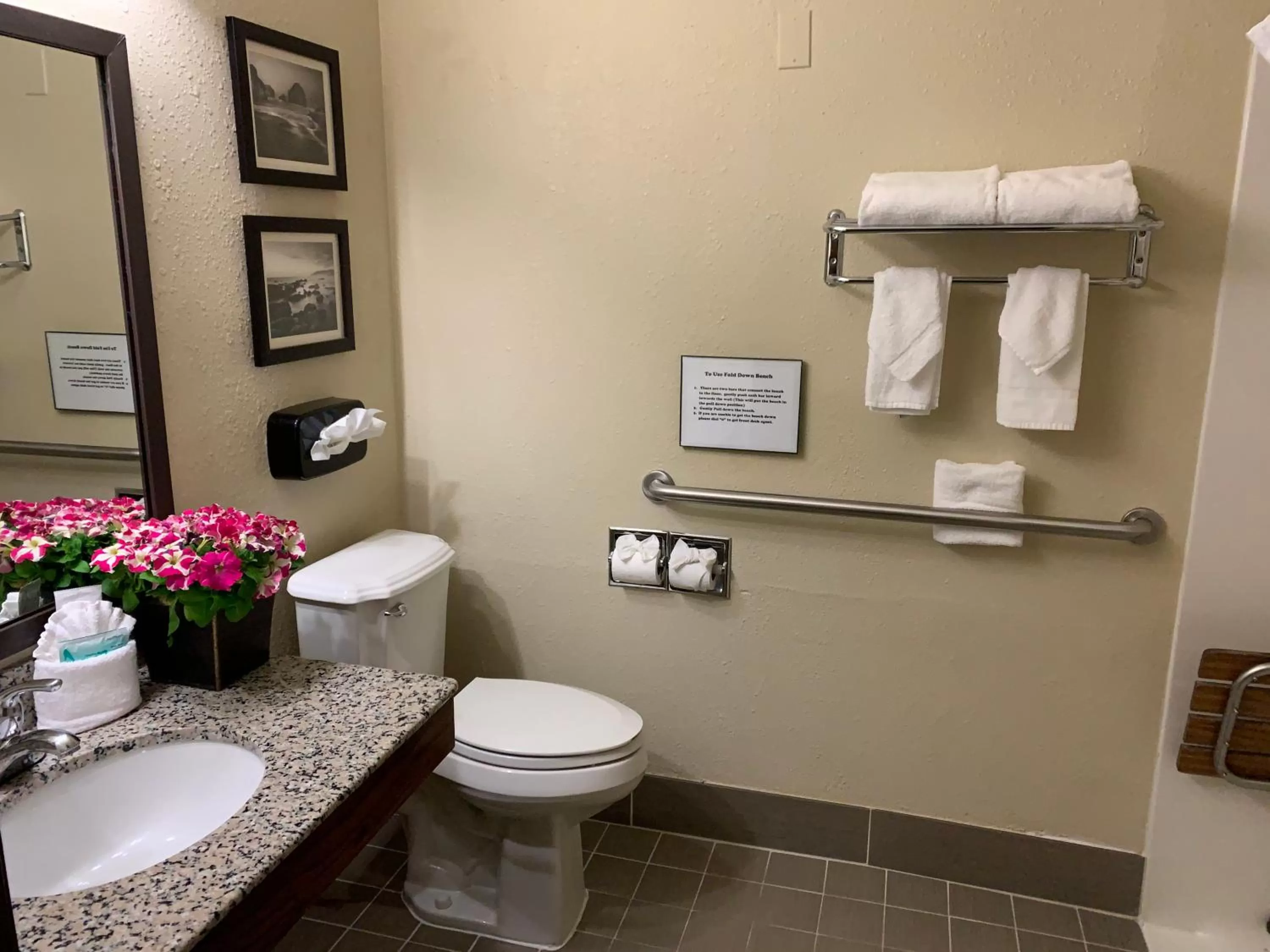 King Room - Accessible/Non-Smoking in Comfort Inn Medford South