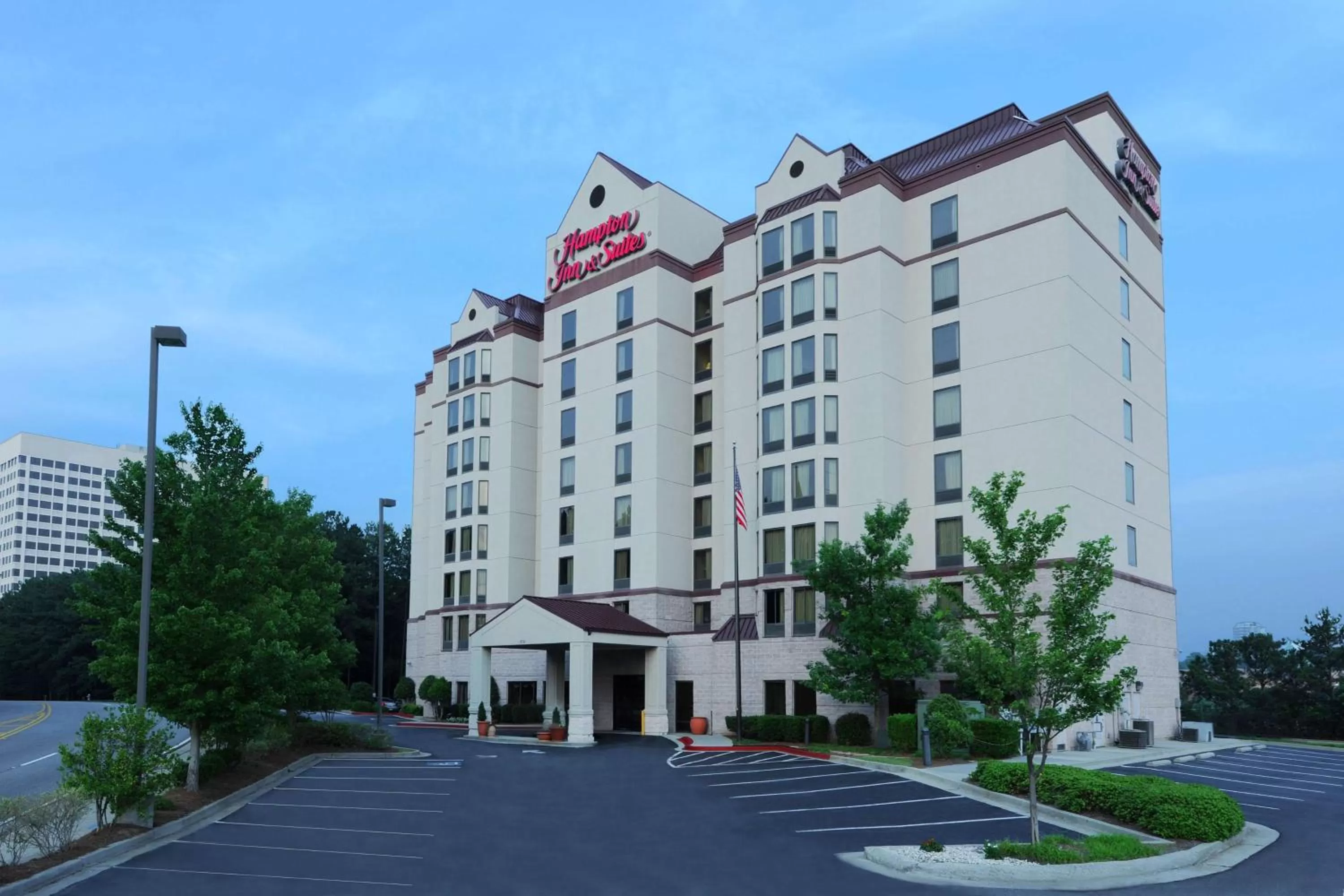 Property building in Hampton Inn & Suites Atlanta-Galleria