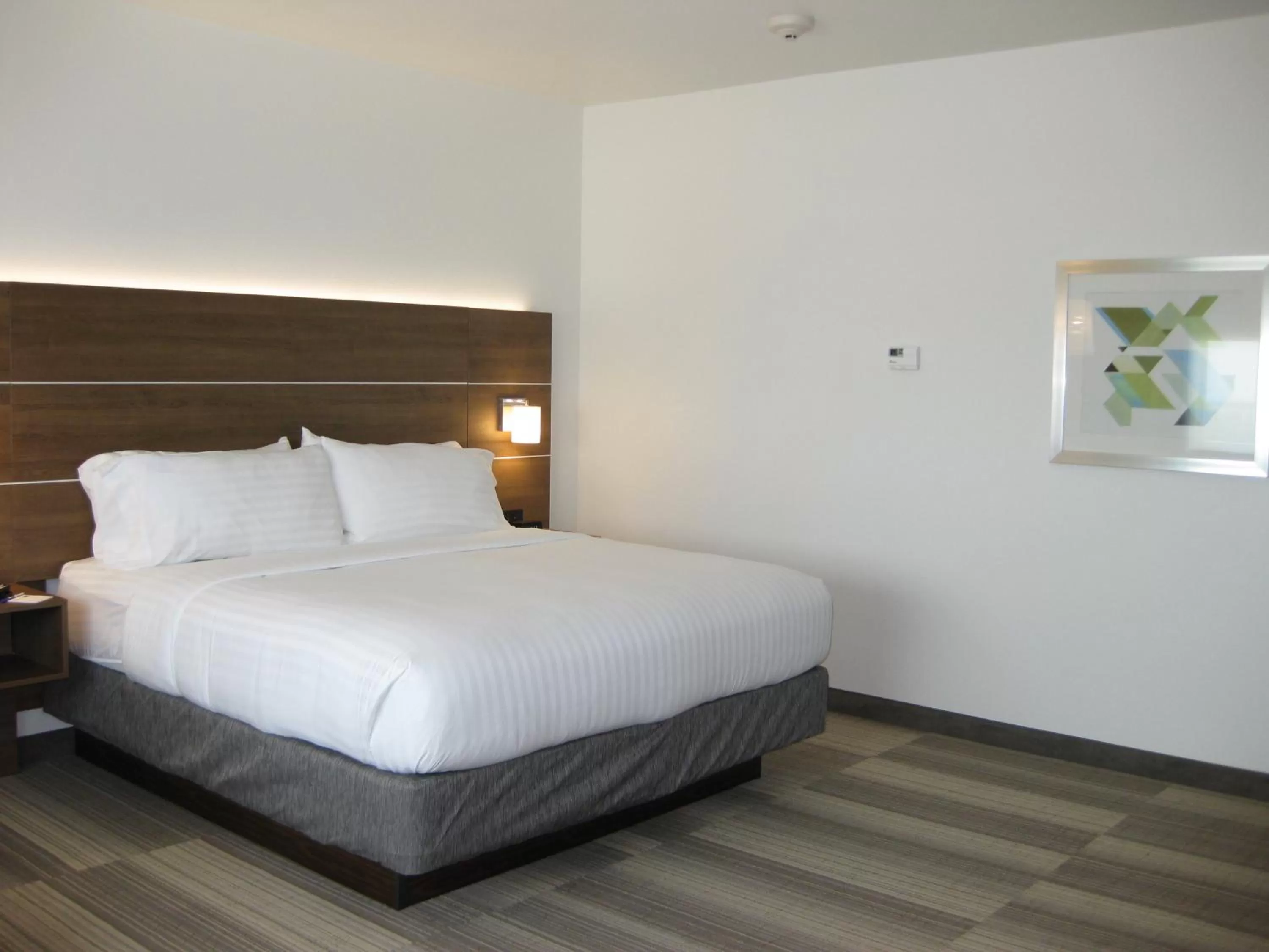 Bedroom, Bed in Holiday Inn Express & Suites - Houston NW - Cypress Grand Pky by IHG