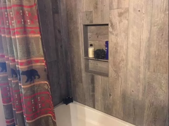 Bathroom in Rainbows End Fishing Resort