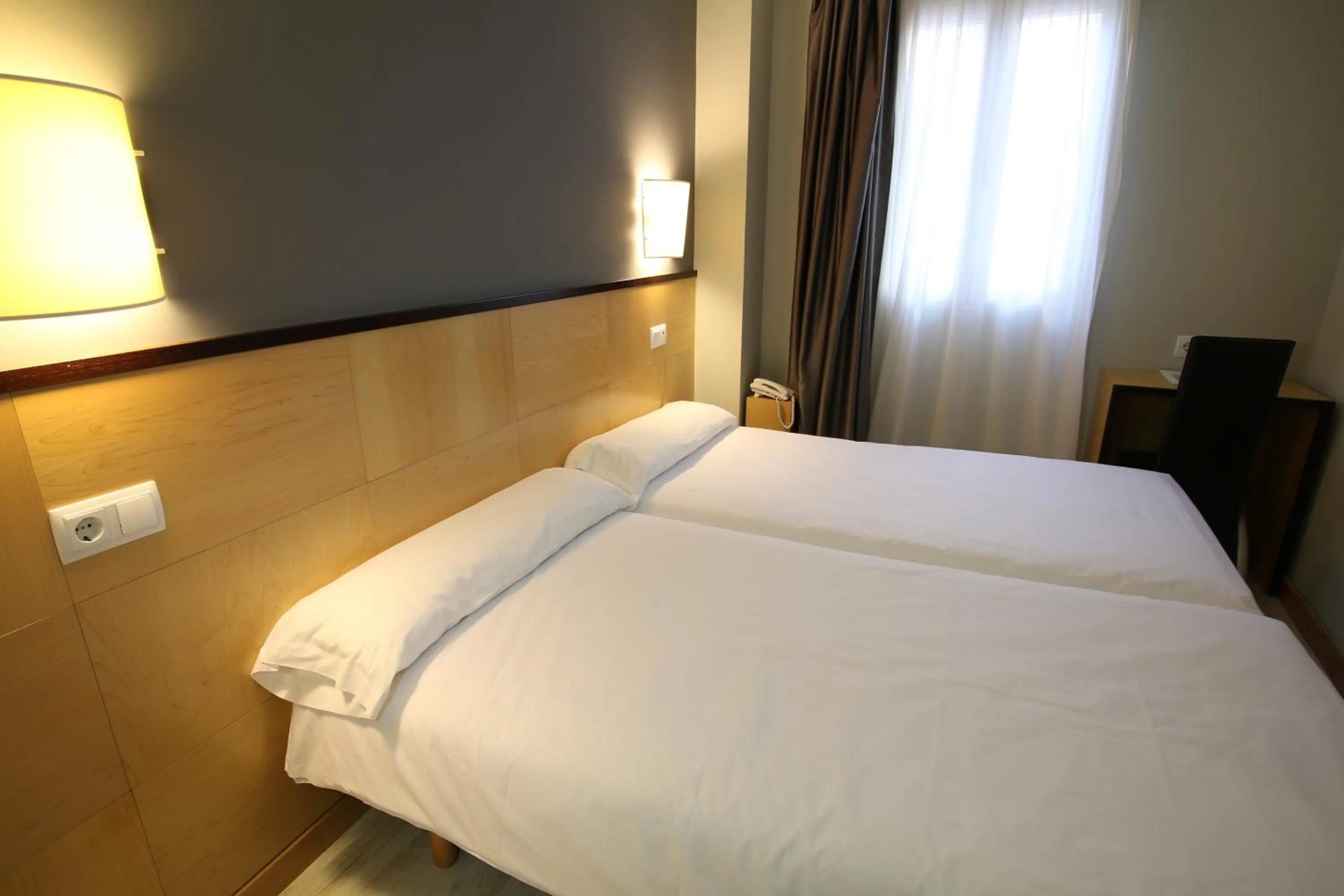 Bed in Hotel Alda Entrearcos