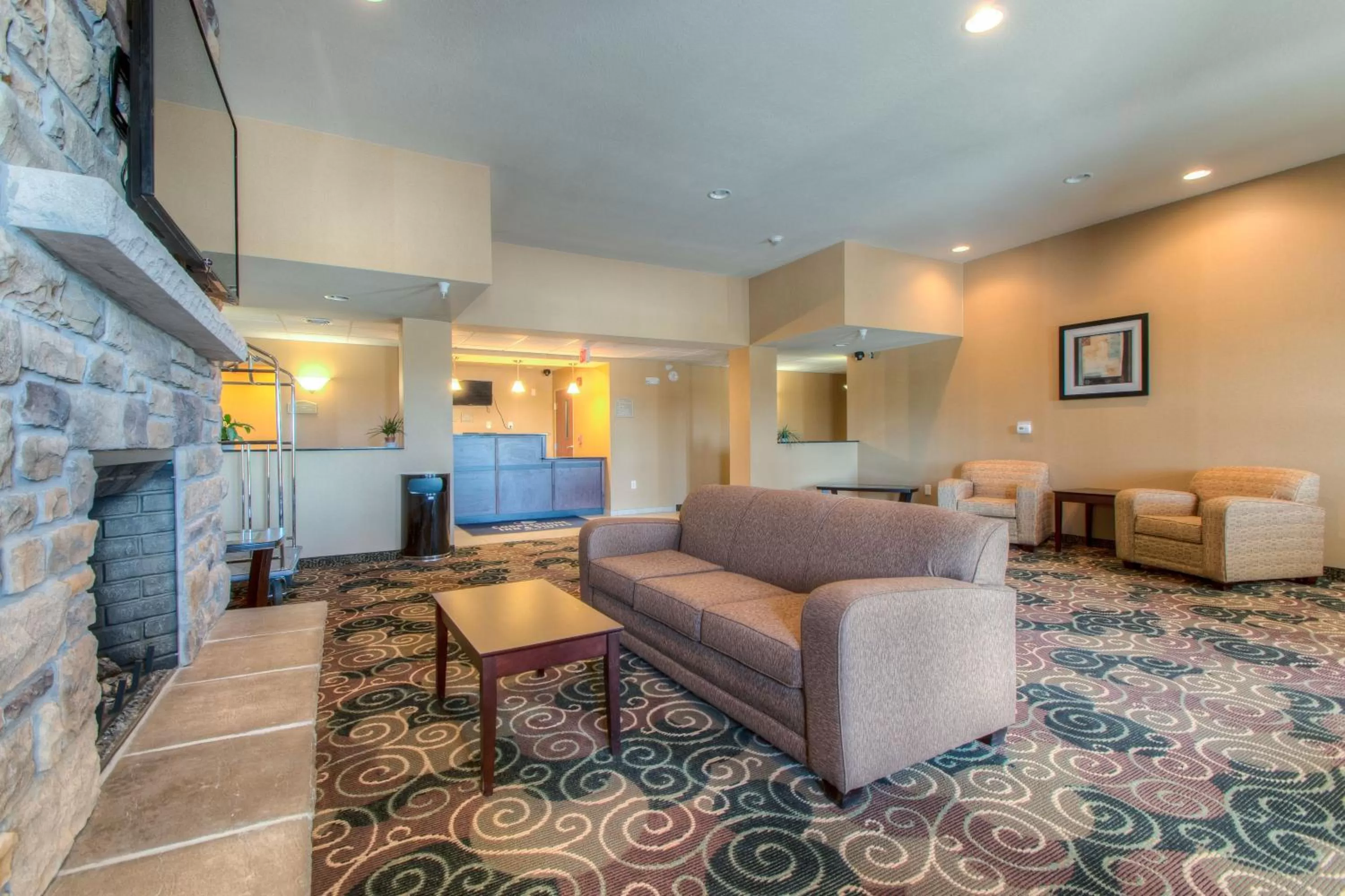 Communal lounge/ TV room in Cobblestone Inn & Suites - Wray