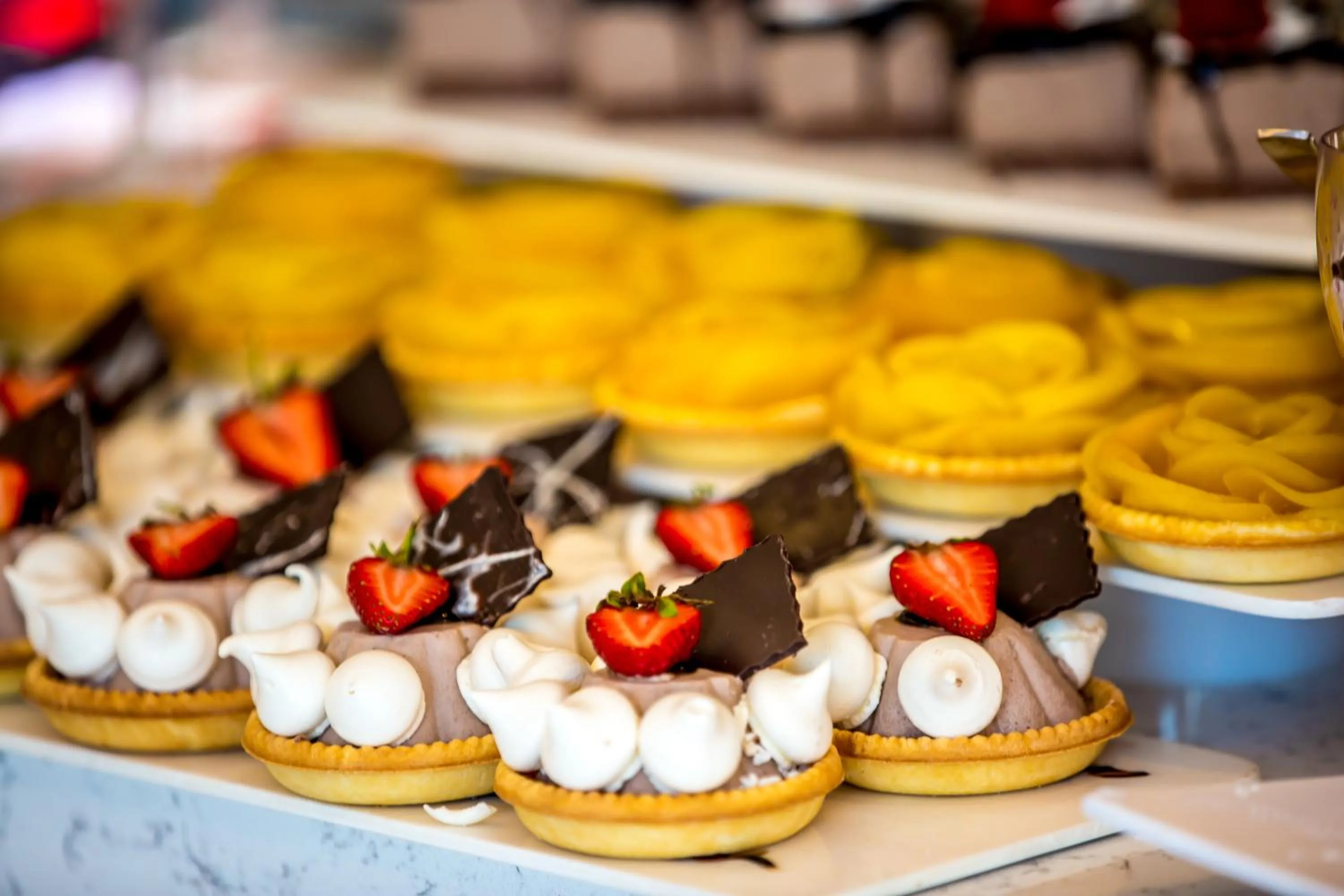 Food and drinks in Julian Club Hotel