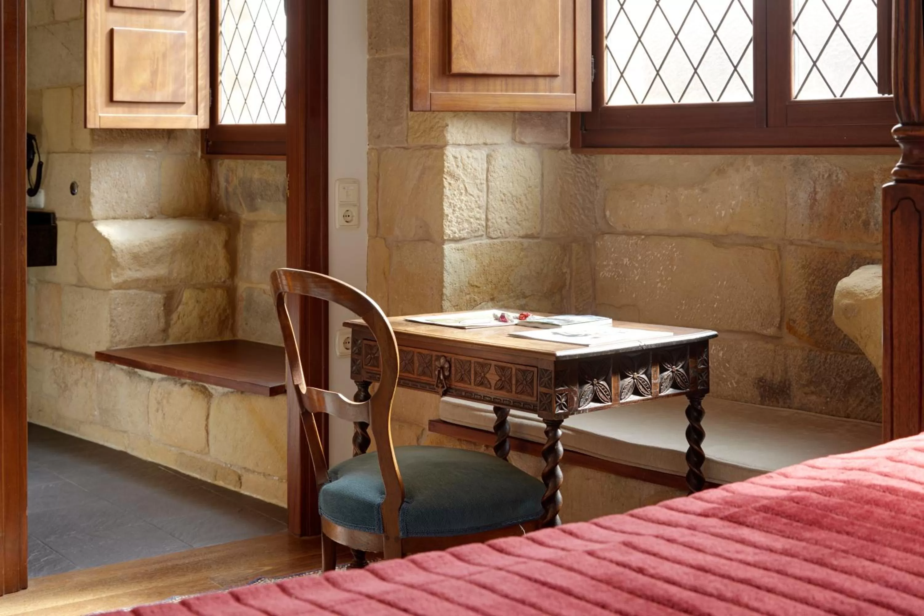 Decorative detail, Bed in Saiaz Getaria Hotela