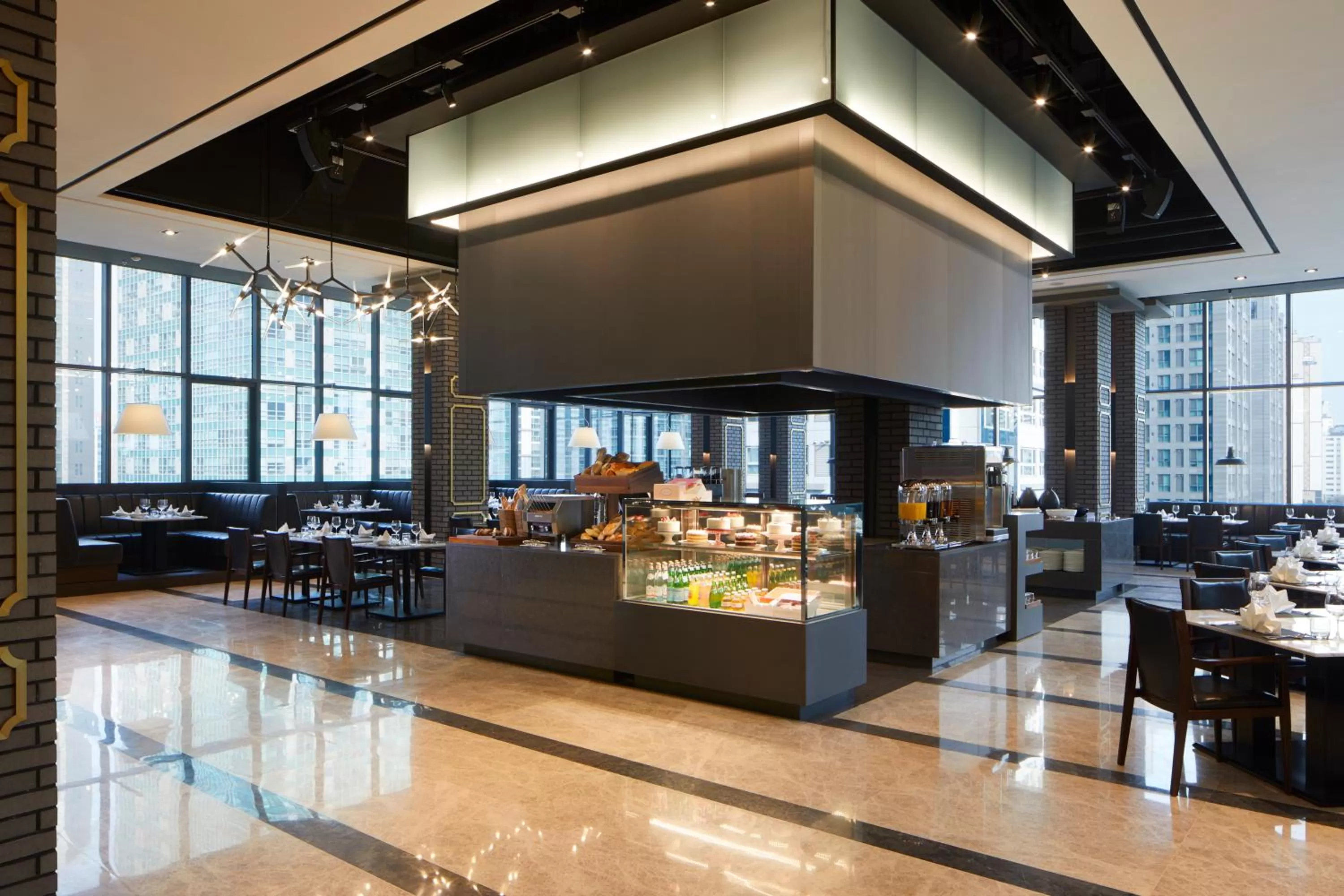 Restaurant/places to eat in GLAD Mapo