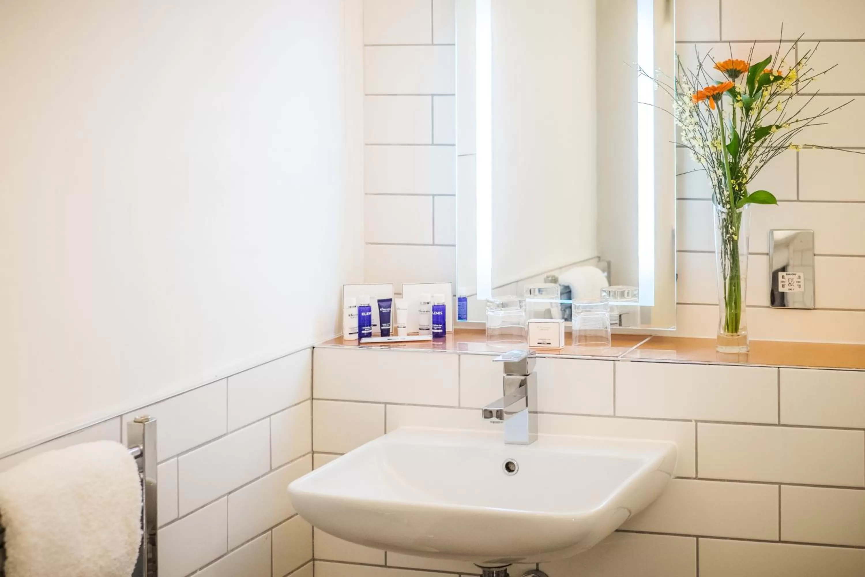 Bathroom in Berkeley Suites