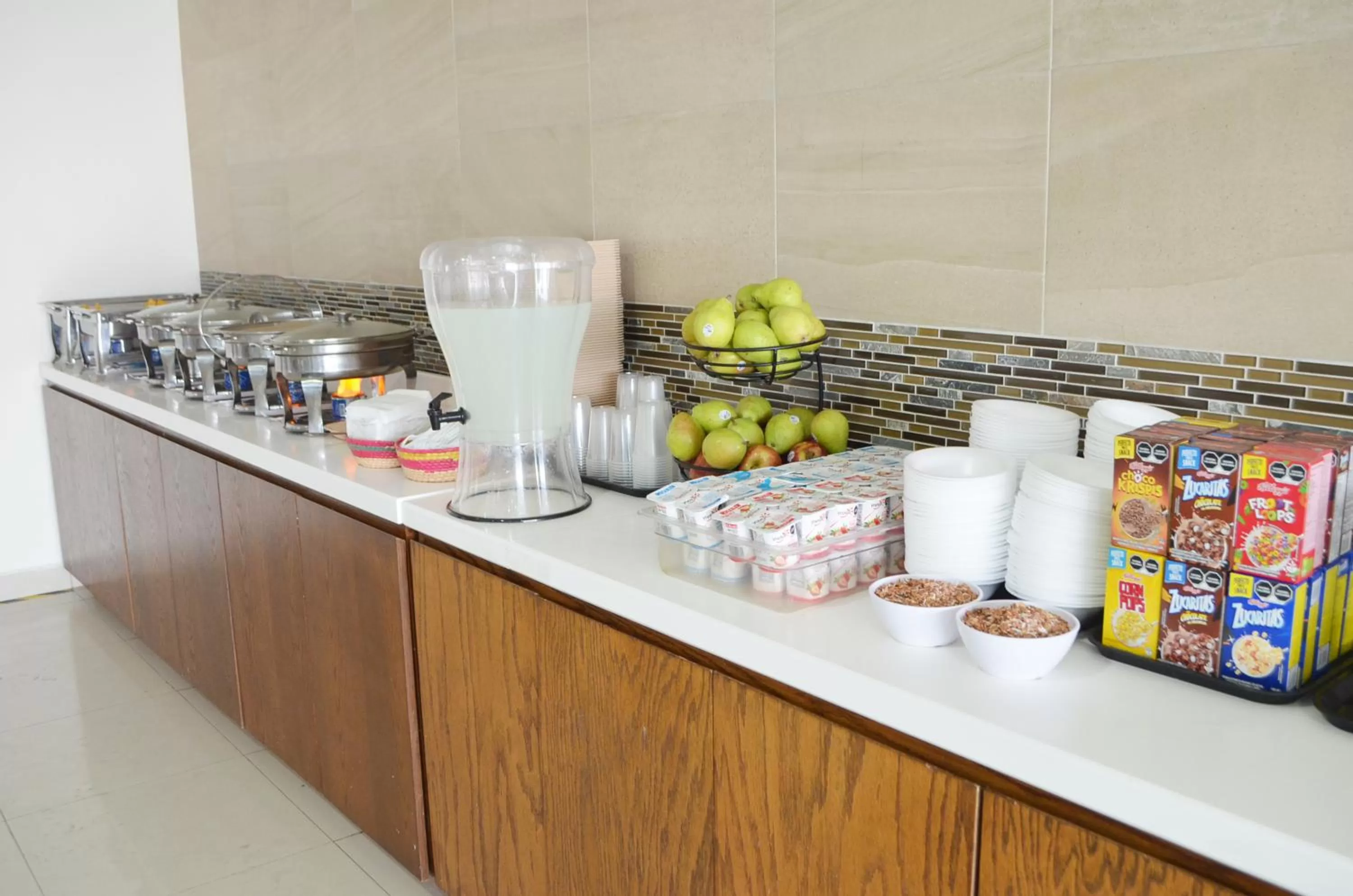 Buffet breakfast in Sleep Inn Mazatlan