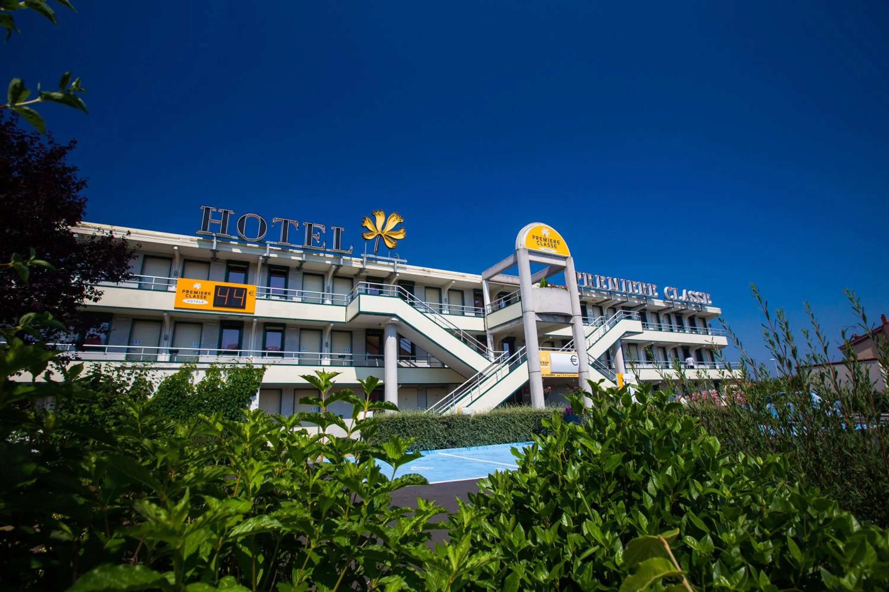 Property building in Première Classe Clermont Ferrand Nord