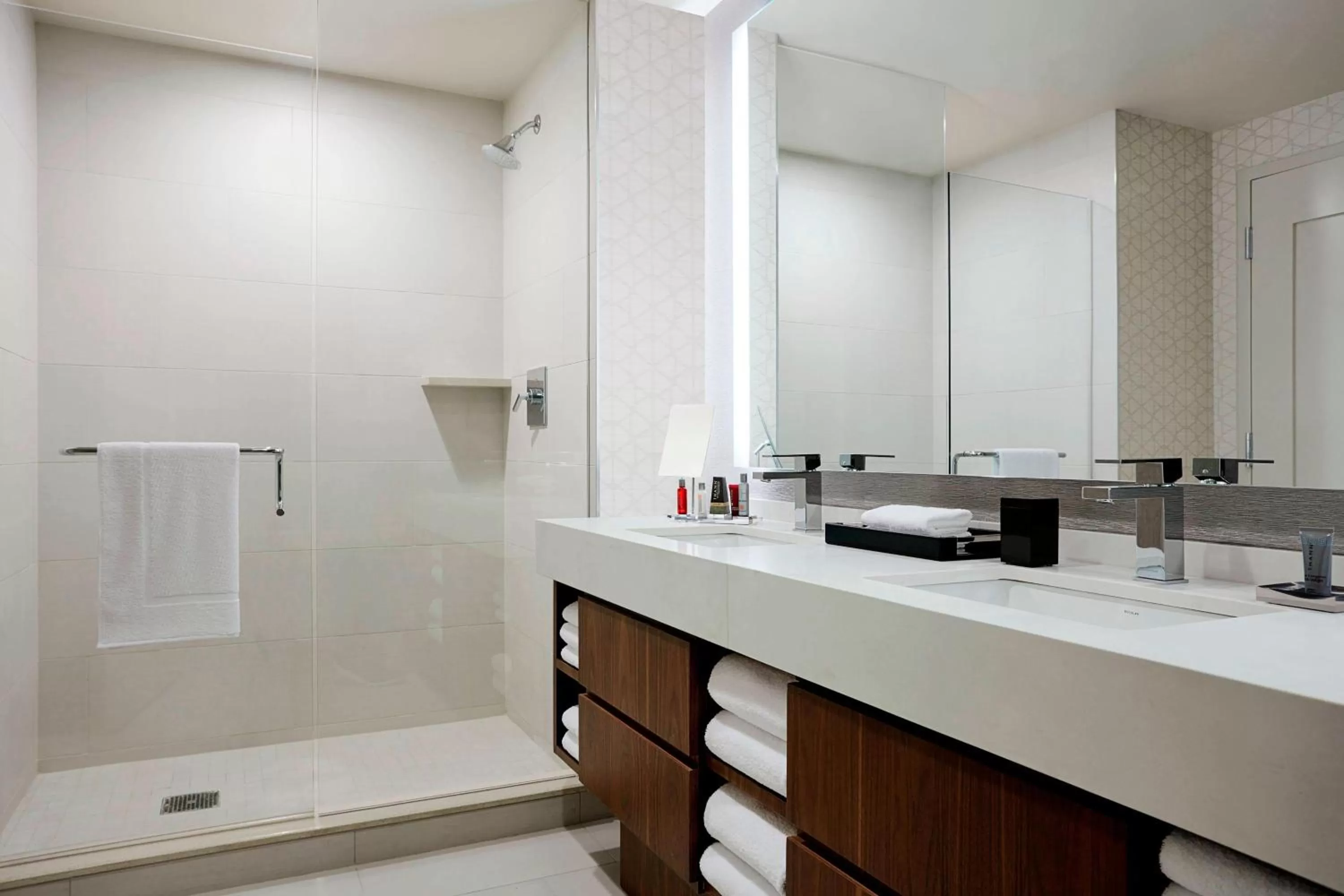 Bathroom in Marriott Marquis Houston