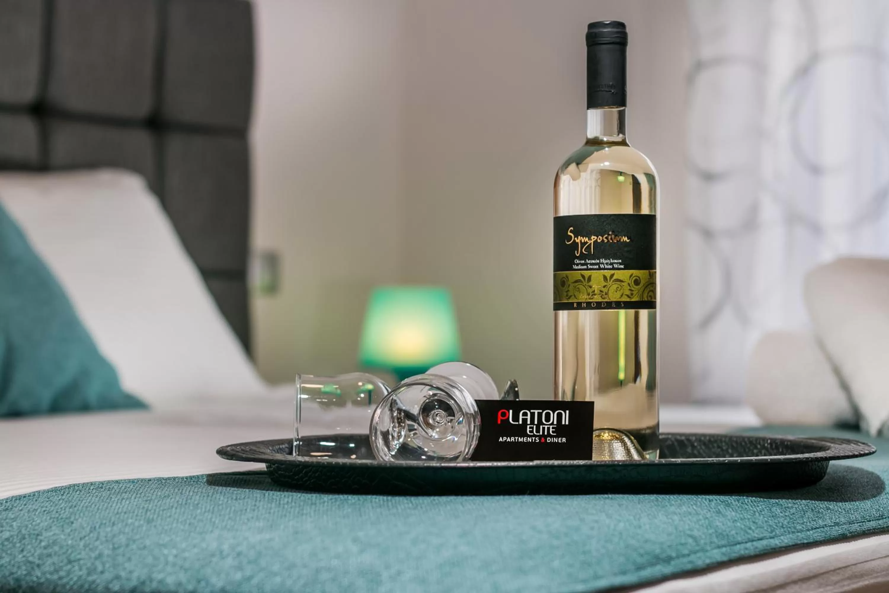 Bedroom, Drinks in Platoni Elite