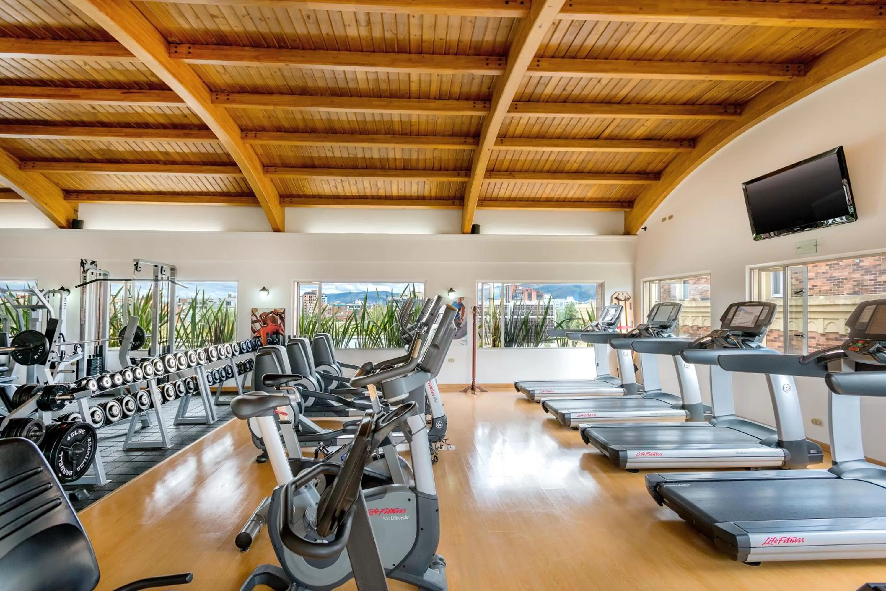 Fitness centre/facilities in Casa Dann Carlton Hotel & SPA