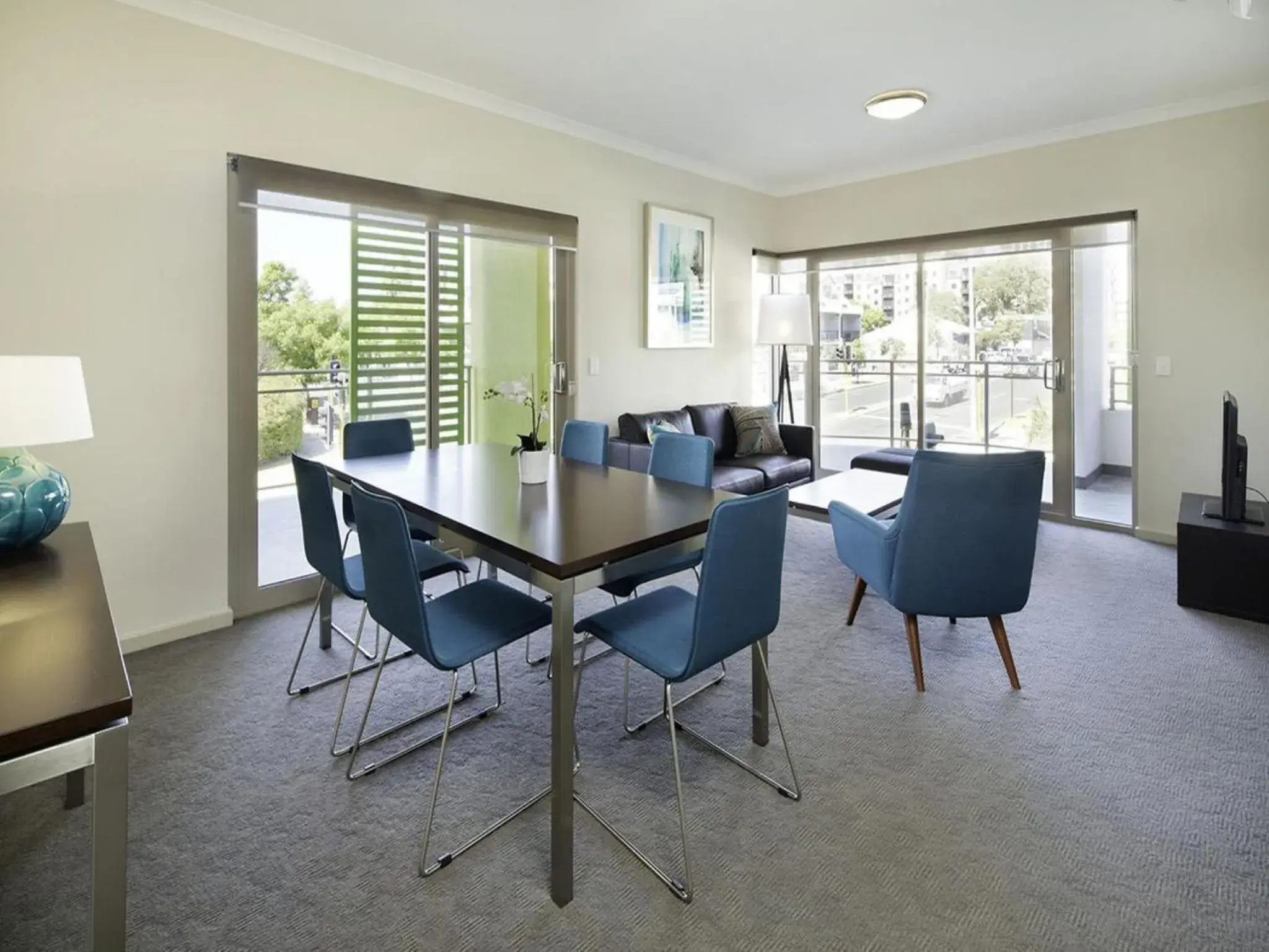 Two-Bedroom Apartment in Baileys Serviced Apartments Two-Bedroom Apartment in Baileys Serviced Apartments