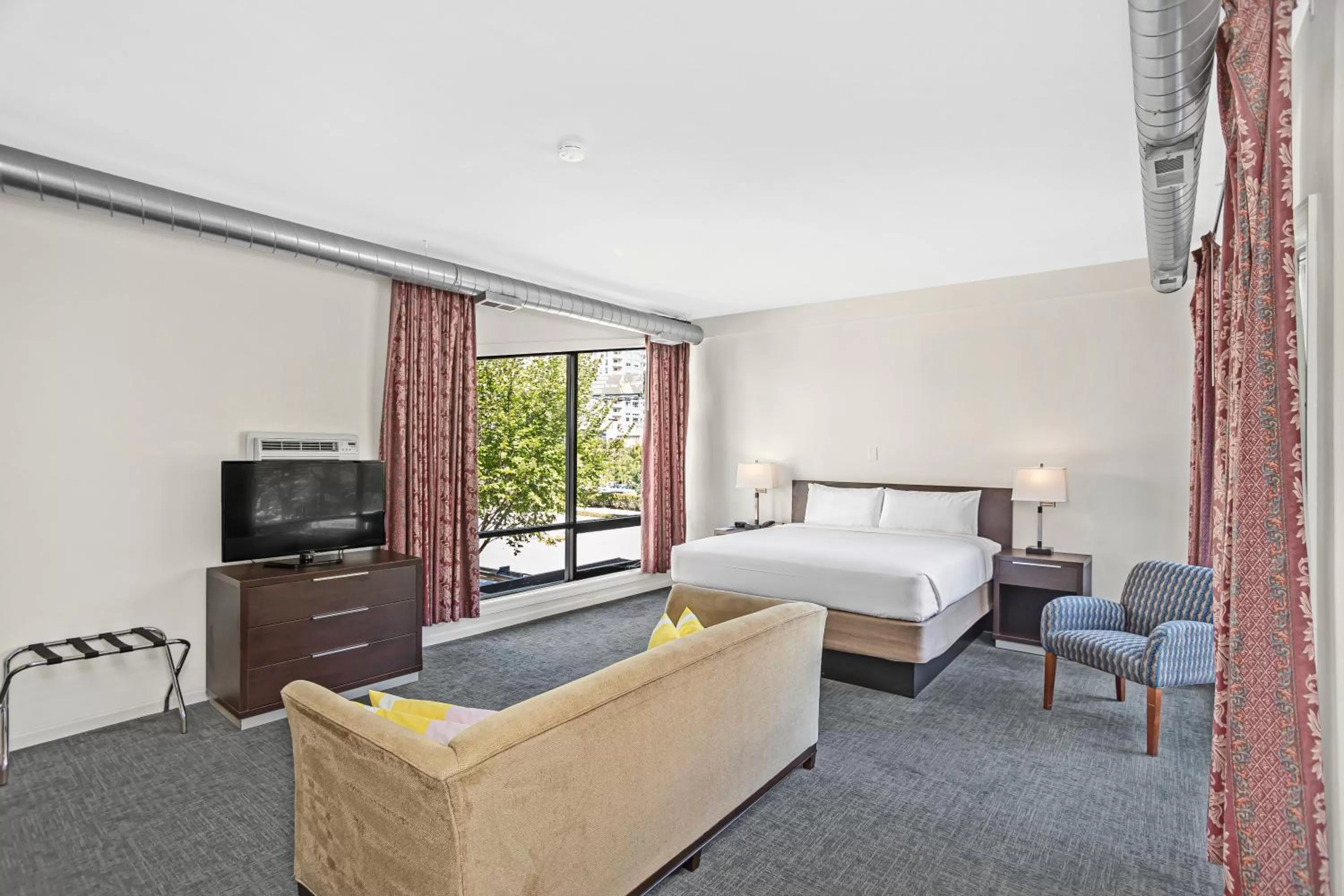 Bedroom, Bed in Ohio House Motel