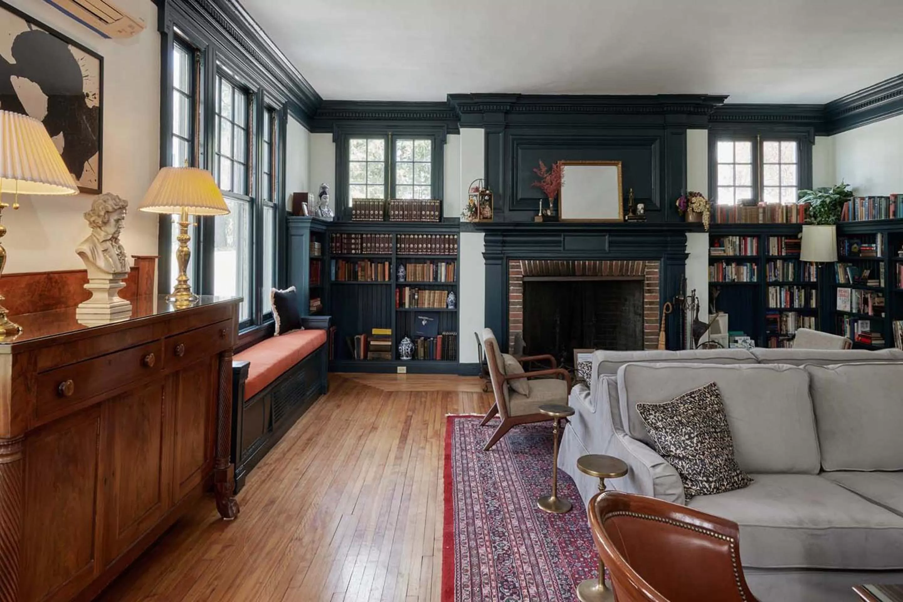 Lounge or bar in The Dewey by The Lenox Collection