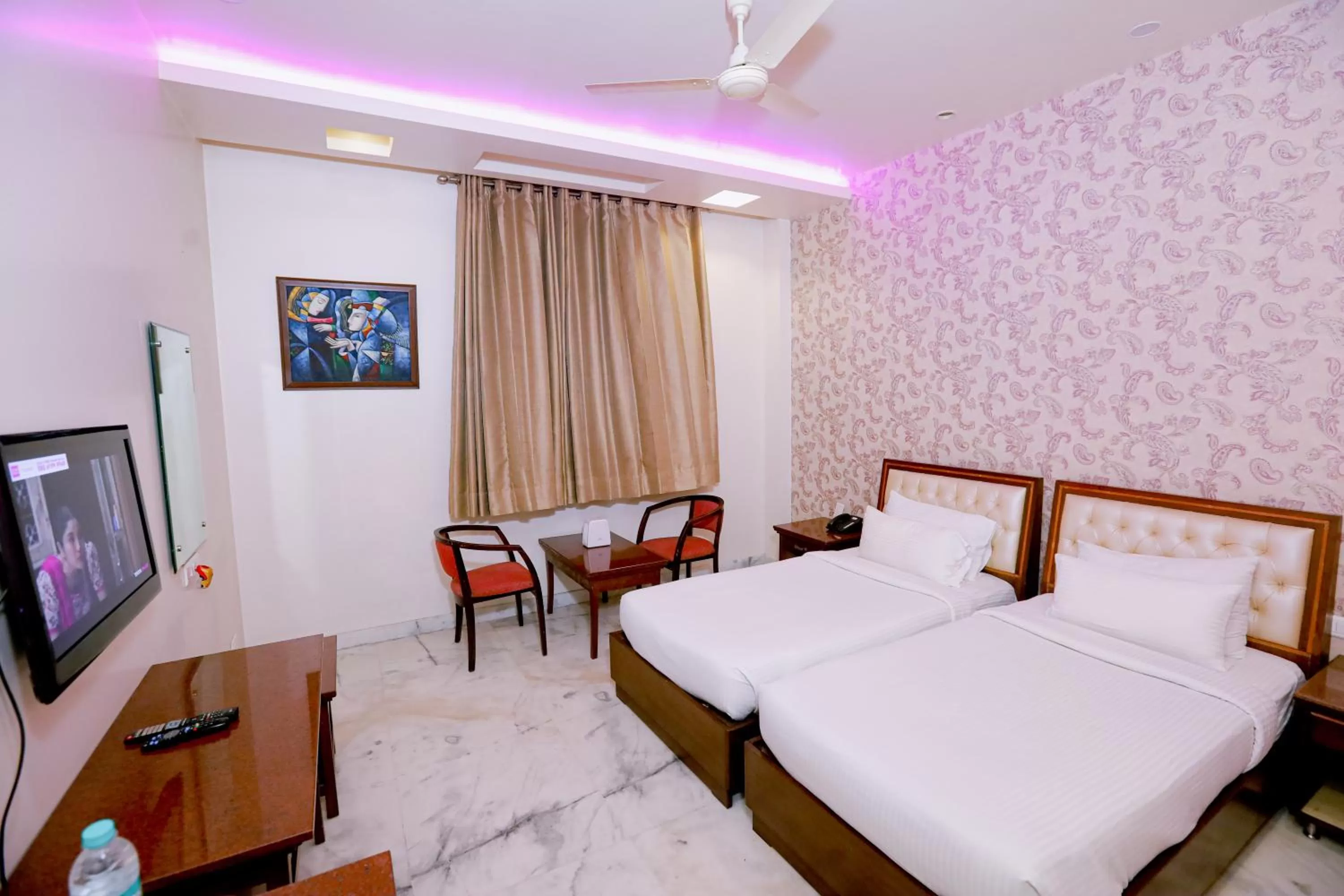 Bed in Hotel Leela Grande