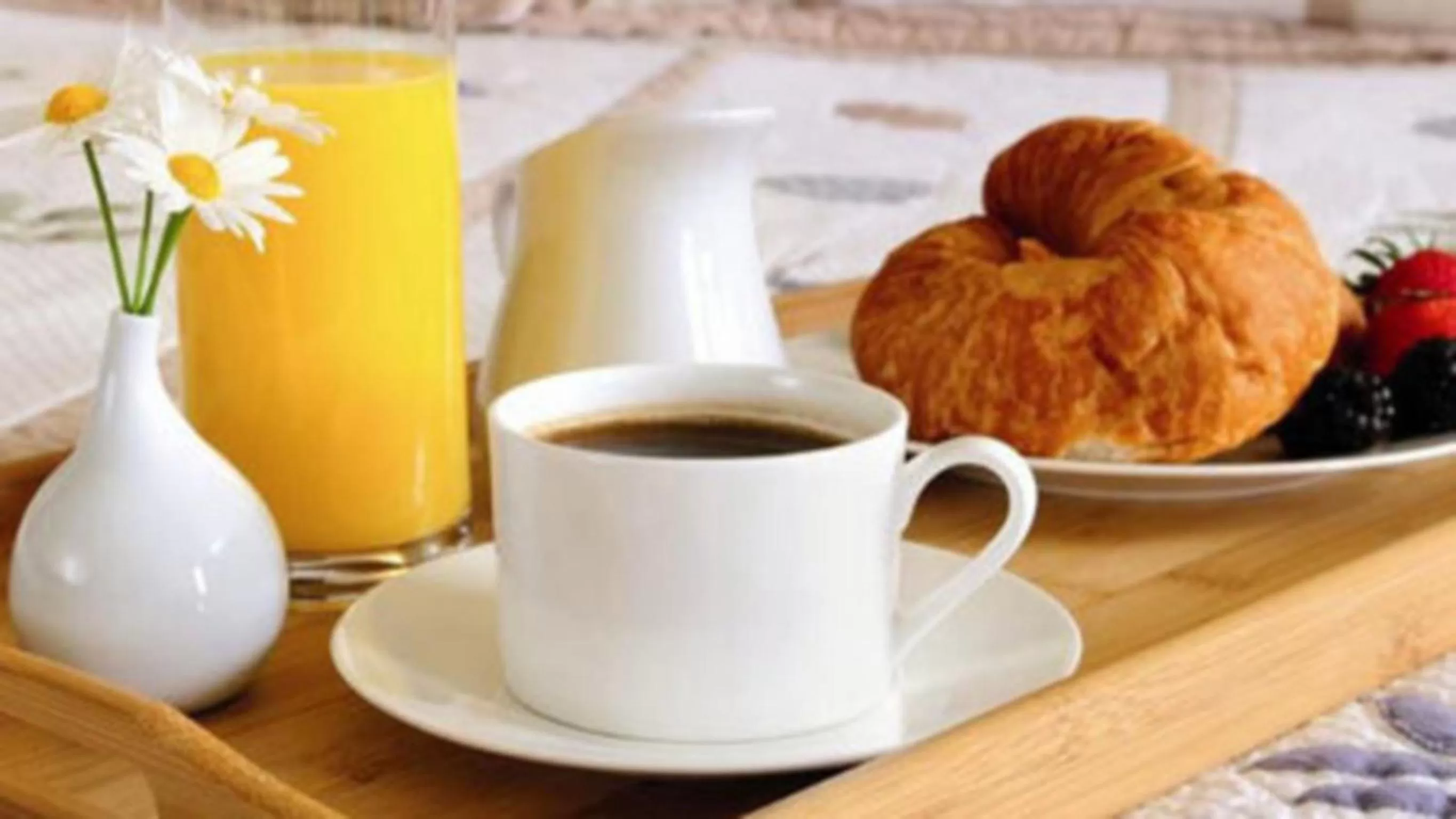 Italian breakfast in Casa White