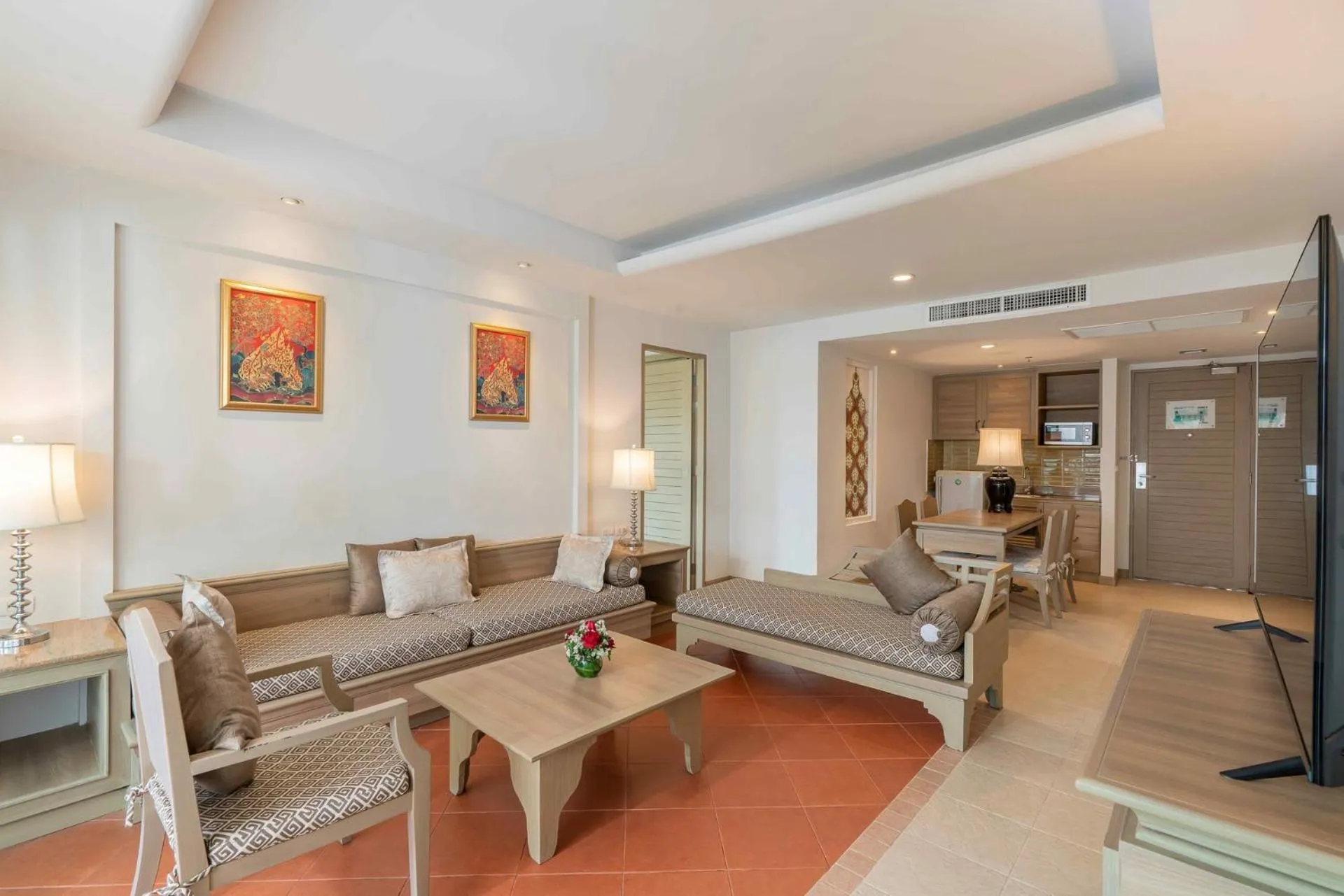 Living room in Ravindra Beach Resort & Spa - SHA Extra Plus