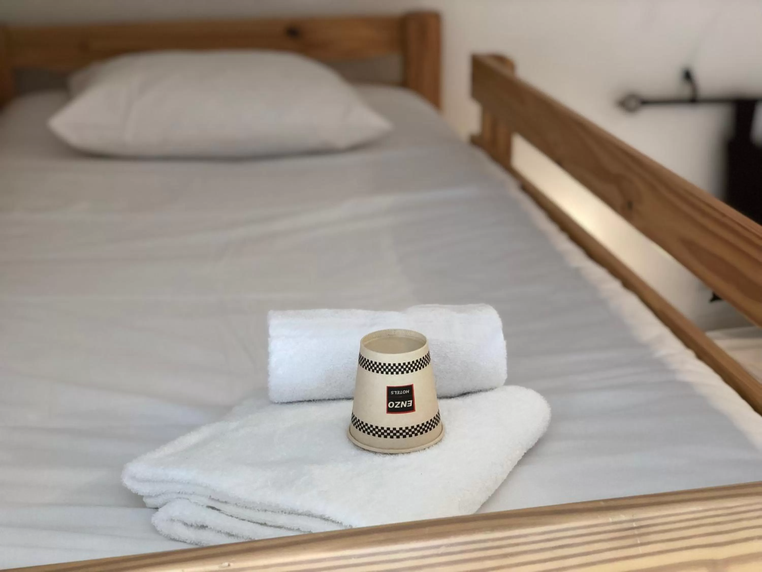 Bed in Enzo Hotels Neufchâteau by Kyriad Direct