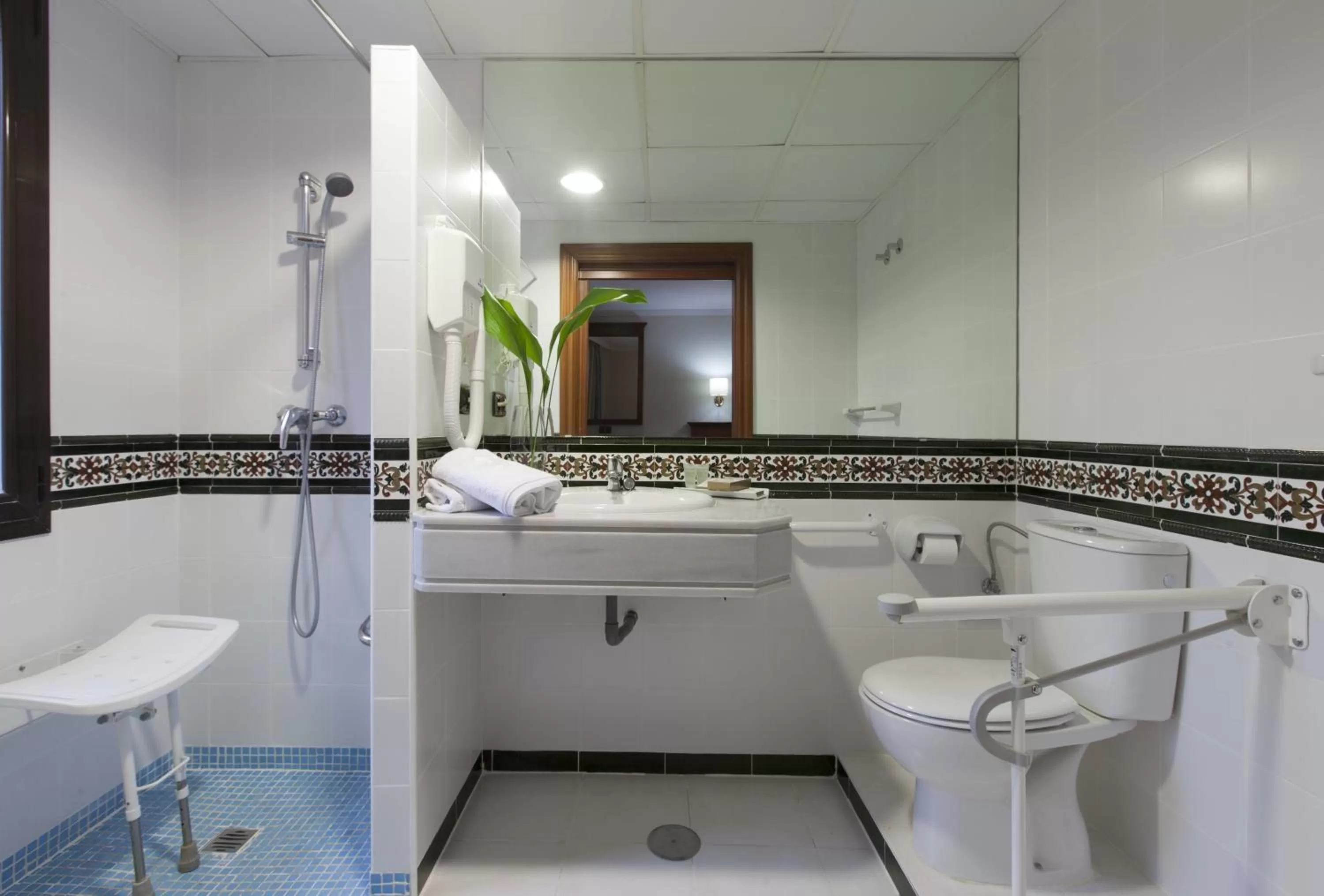 Shower in Porcel Alixares