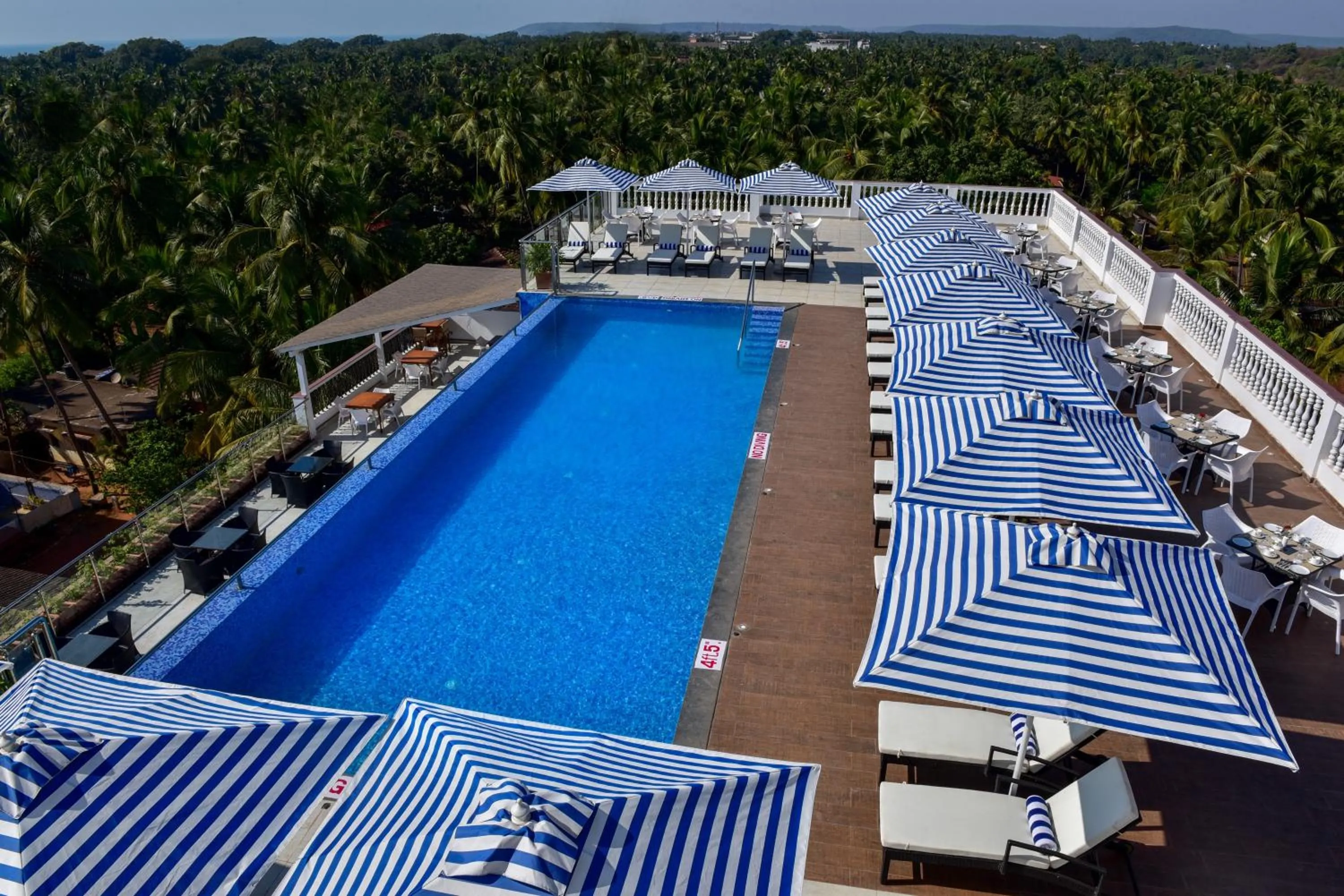 Swimming pool in Silver Sands Serenity Resort, Candolim