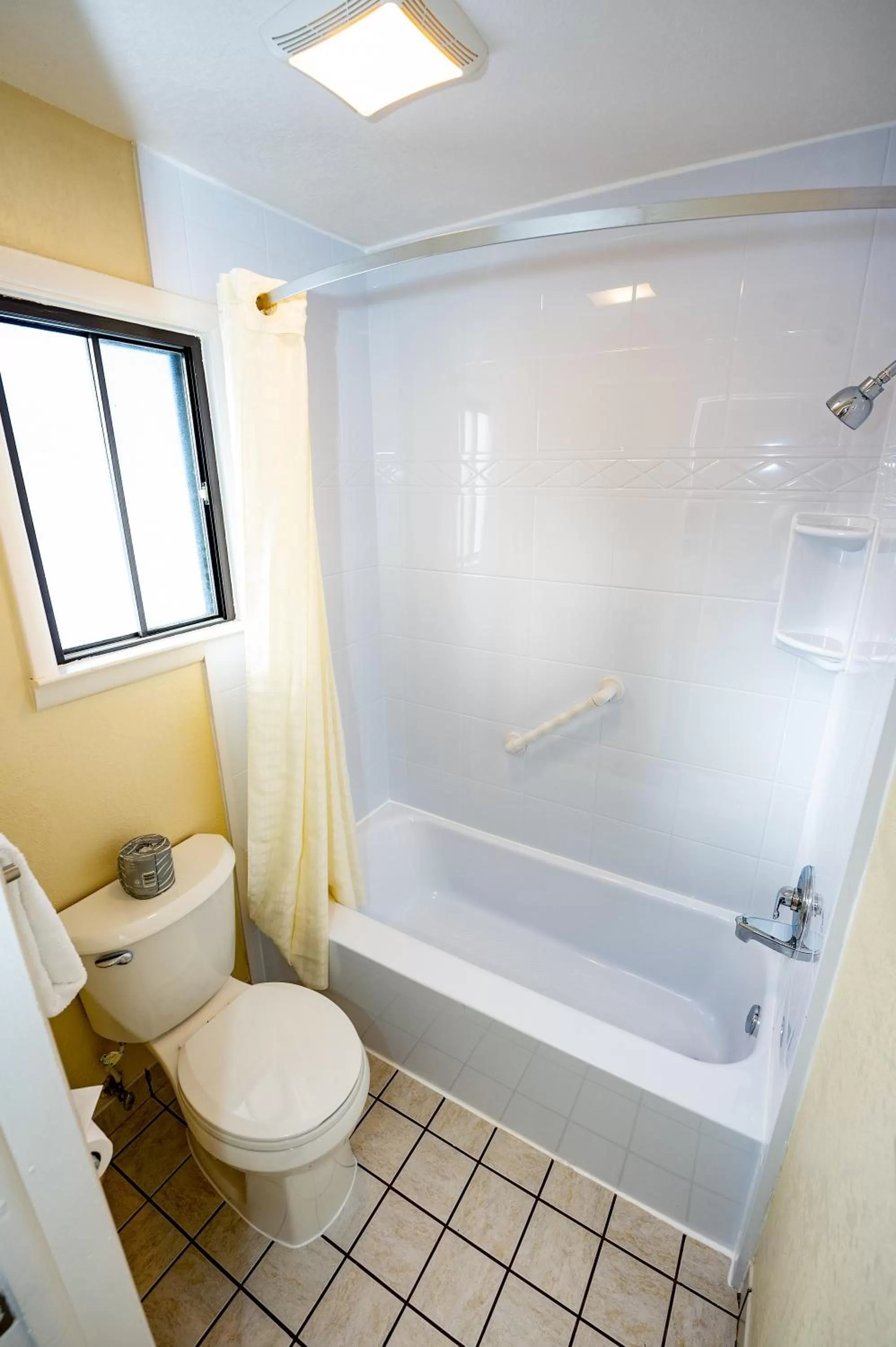 Bathroom in Blue Door Inn