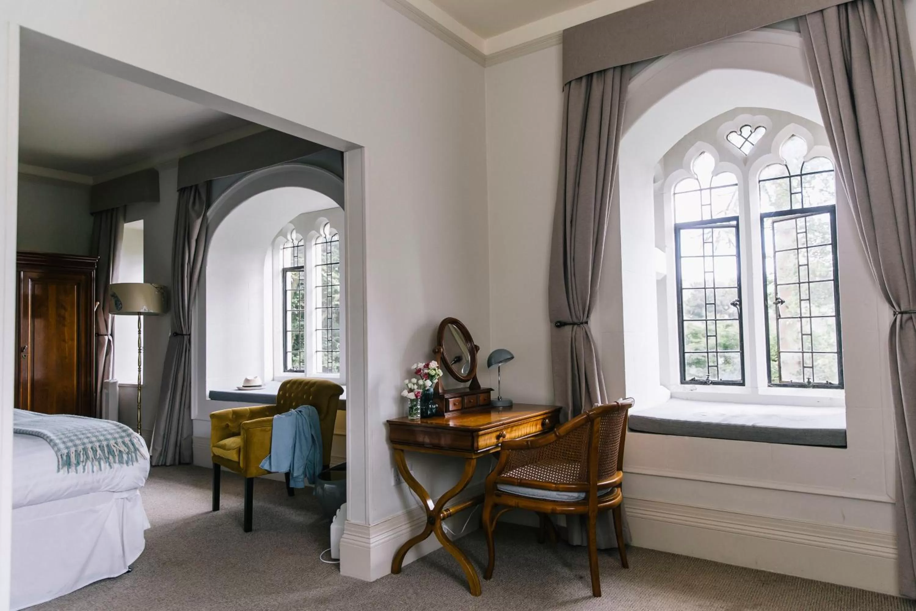 Seating area, Bed in The Alverton