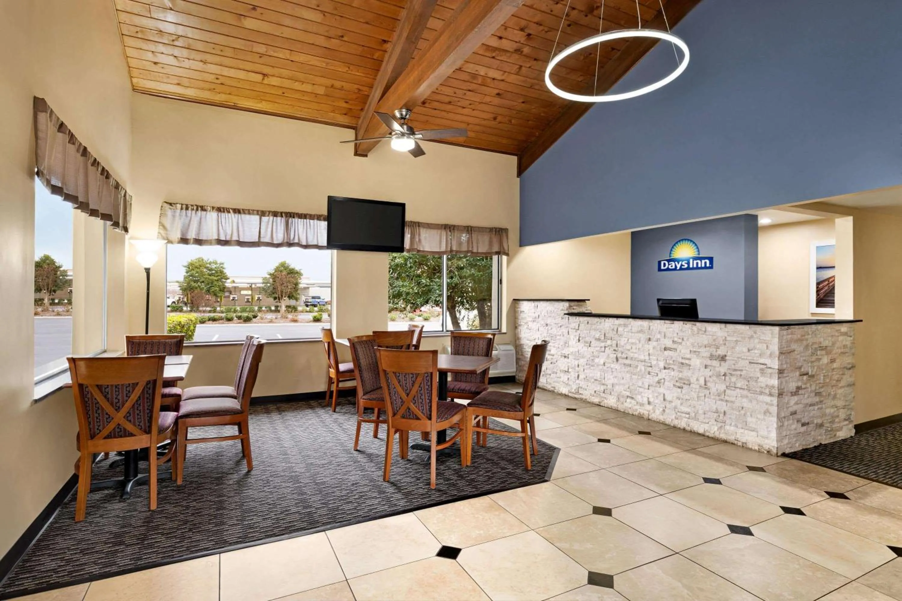 Lobby or reception in Days Inn by Wyndham Oak Ridge Knoxville