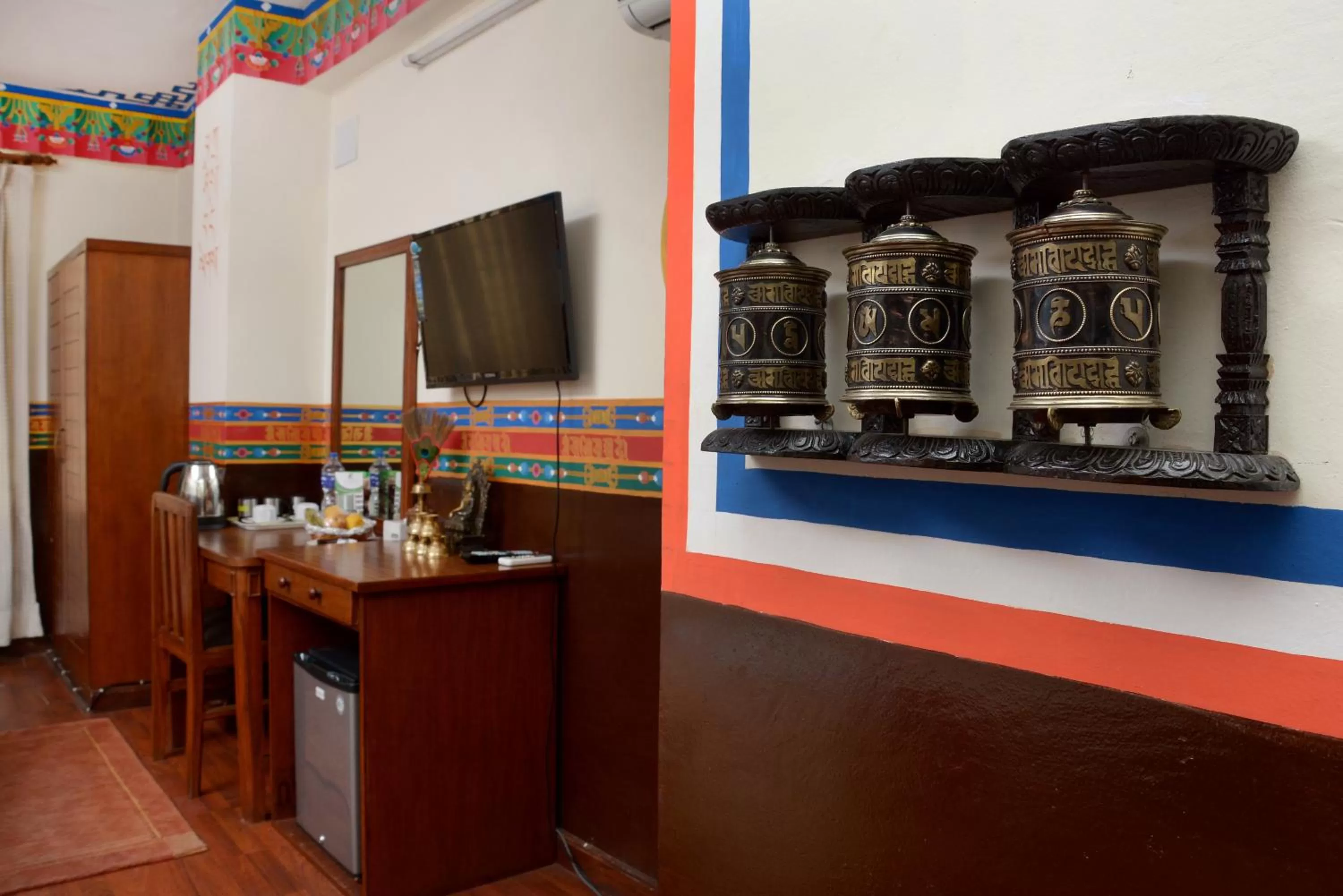 TV and multimedia in Kathmandu Eco Hotel