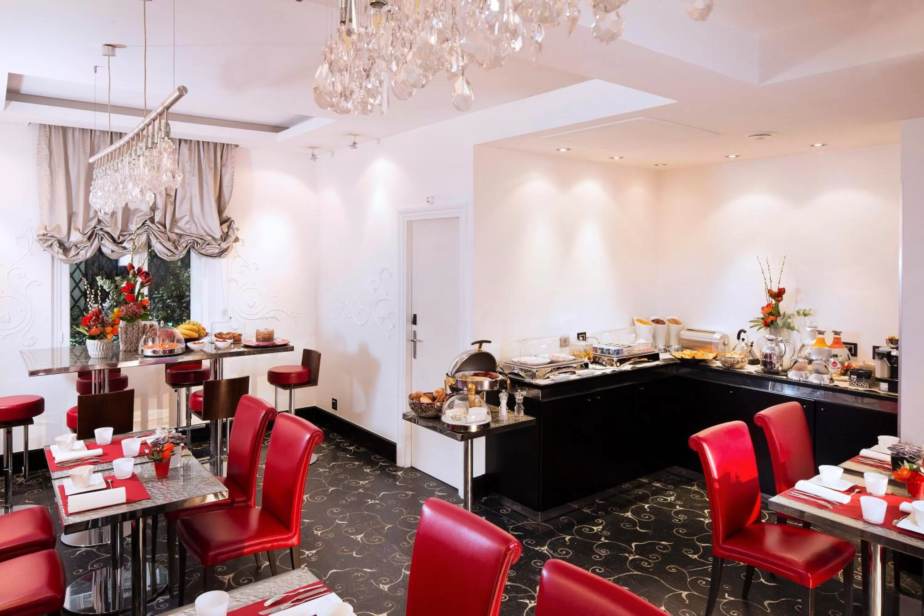 Breakfast in Hotel Ares Eiffel