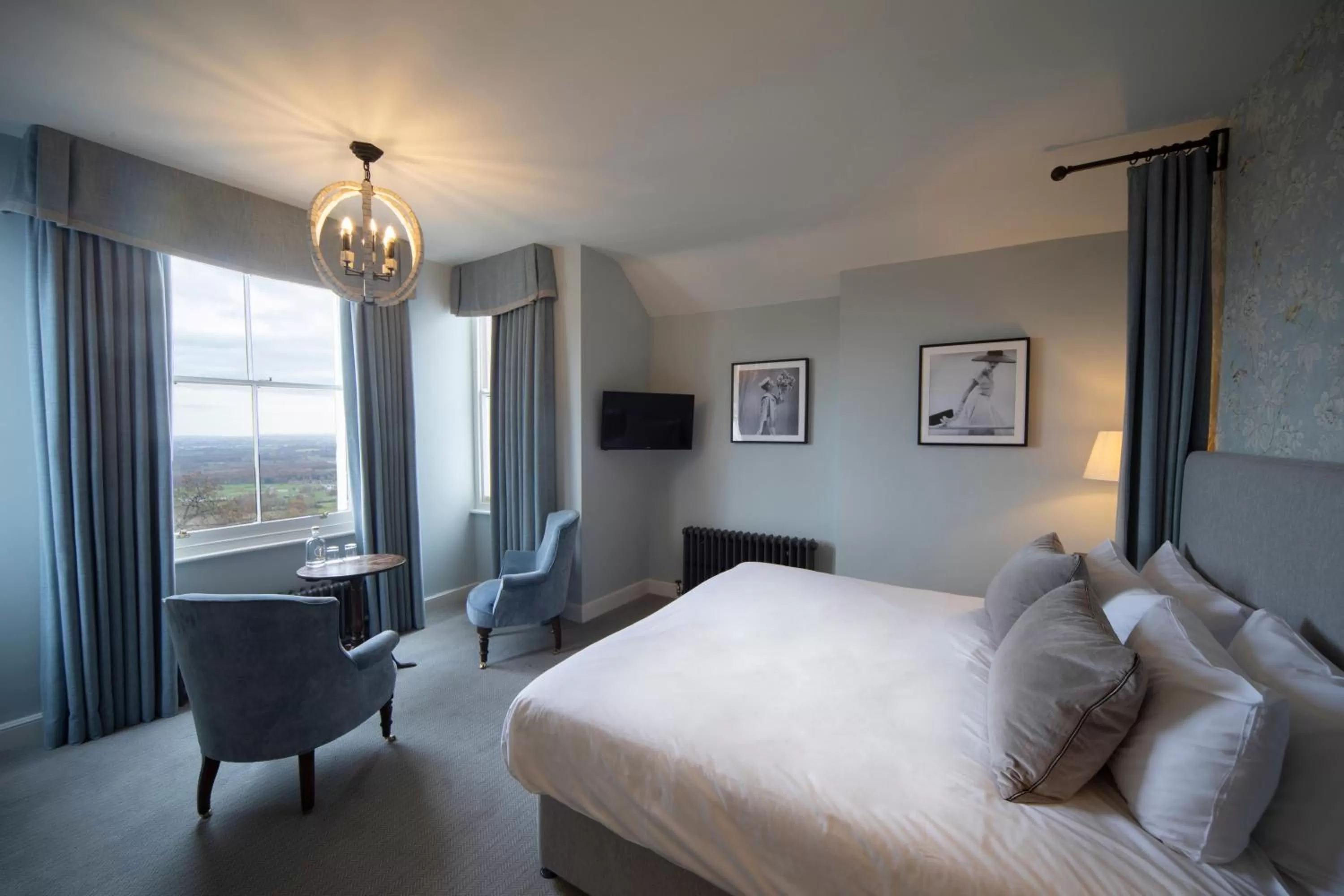 Photo of the whole room, Bed in Cottage In The Wood