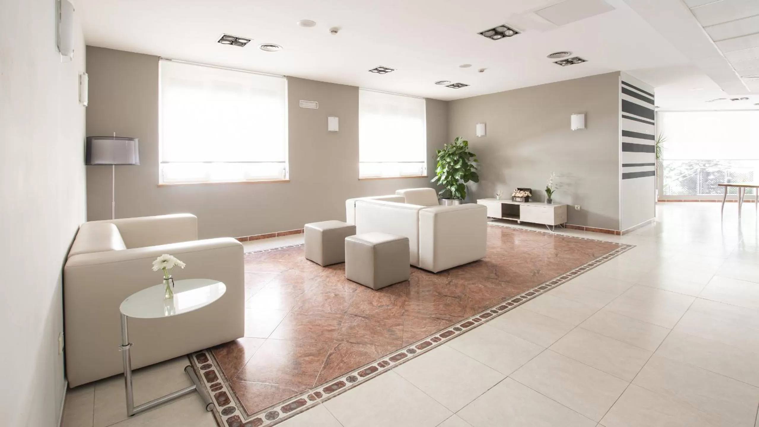 Lobby or reception in Hotel Isabel de Segura