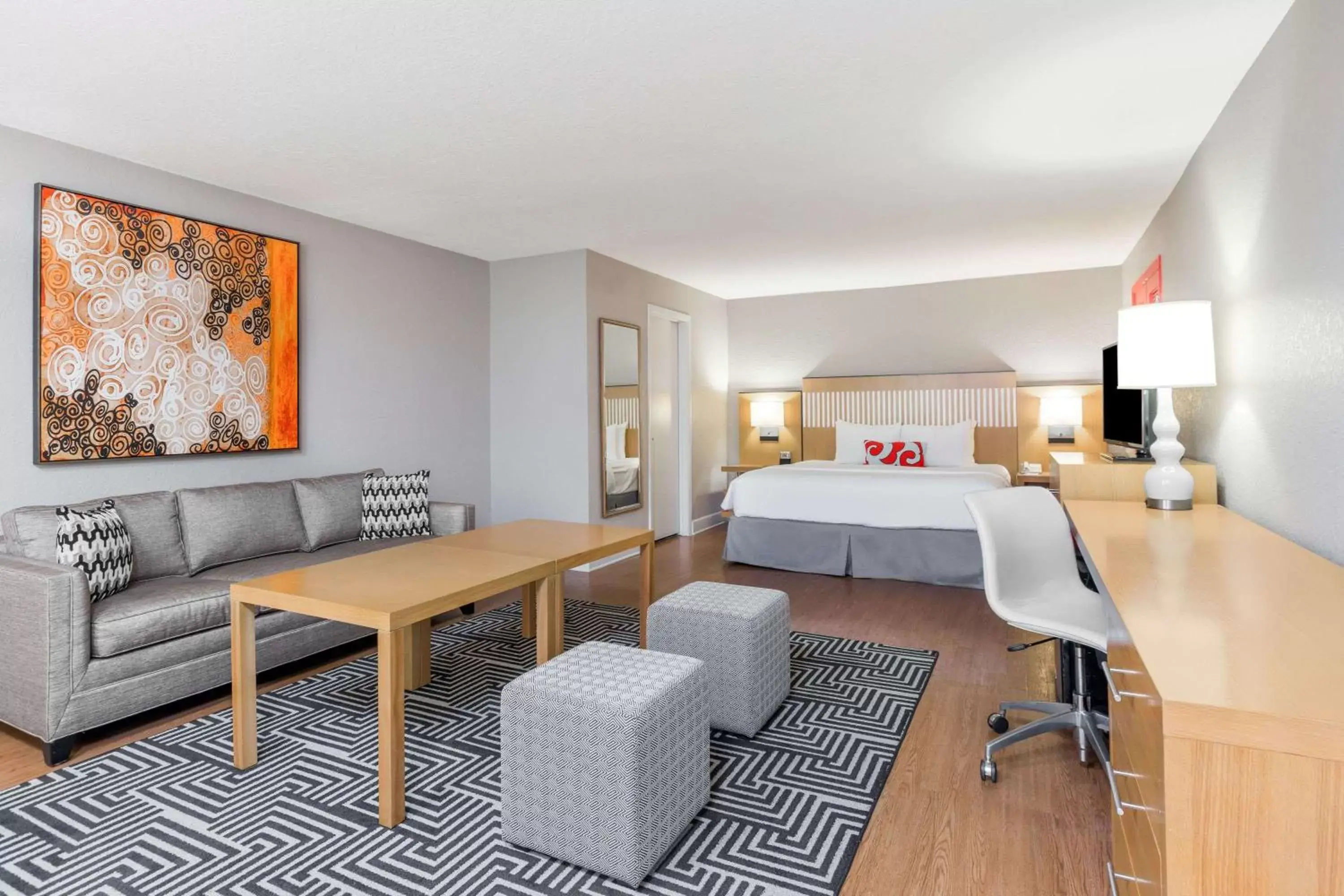 Junior King Suite in Wyndham Orlando Resort International Drive Junior King Suite in Wyndham Orlando Resort International Drive