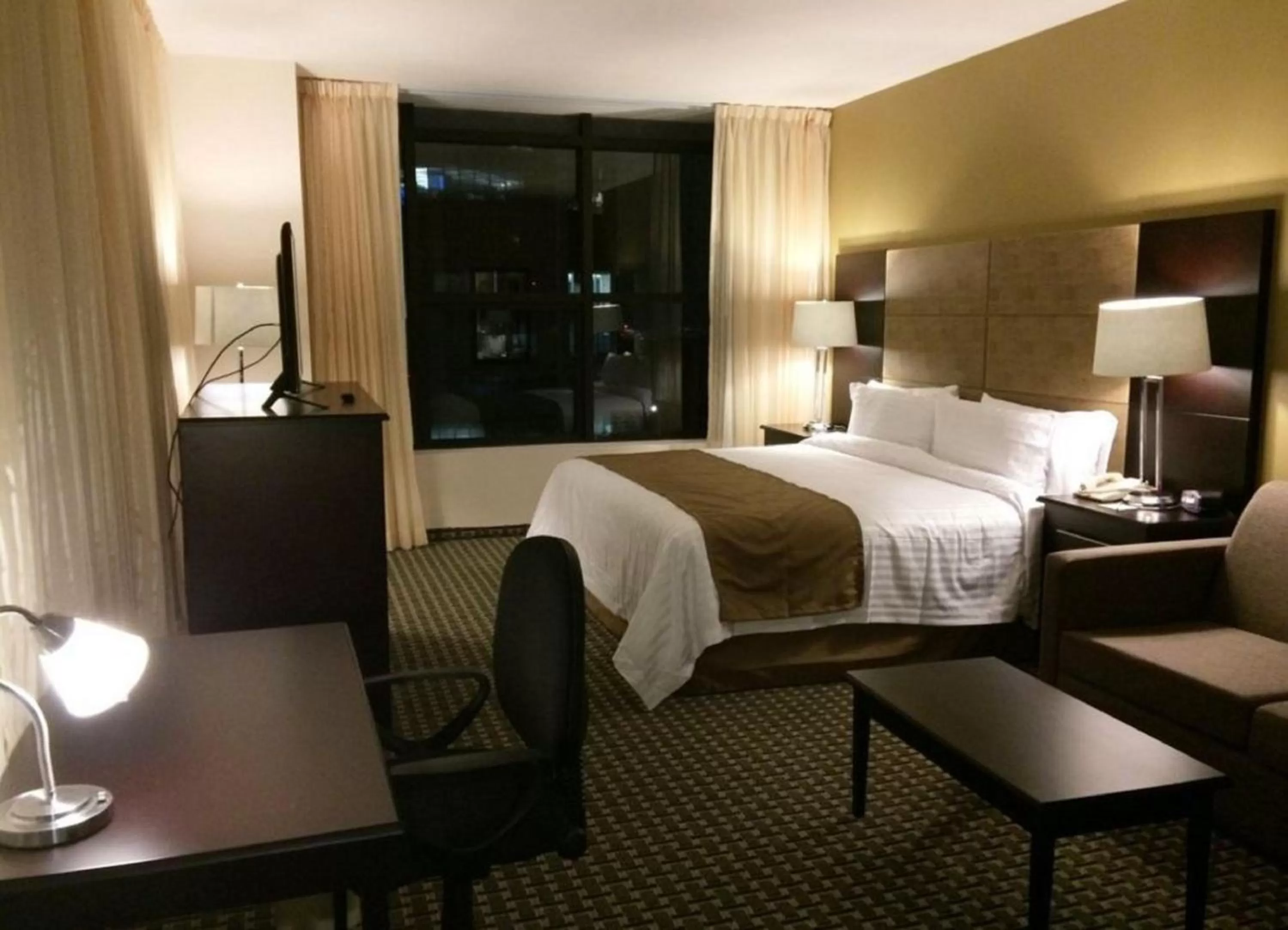 Photo of the whole room in Holiday Inn Mexico Santa Fe by IHG
