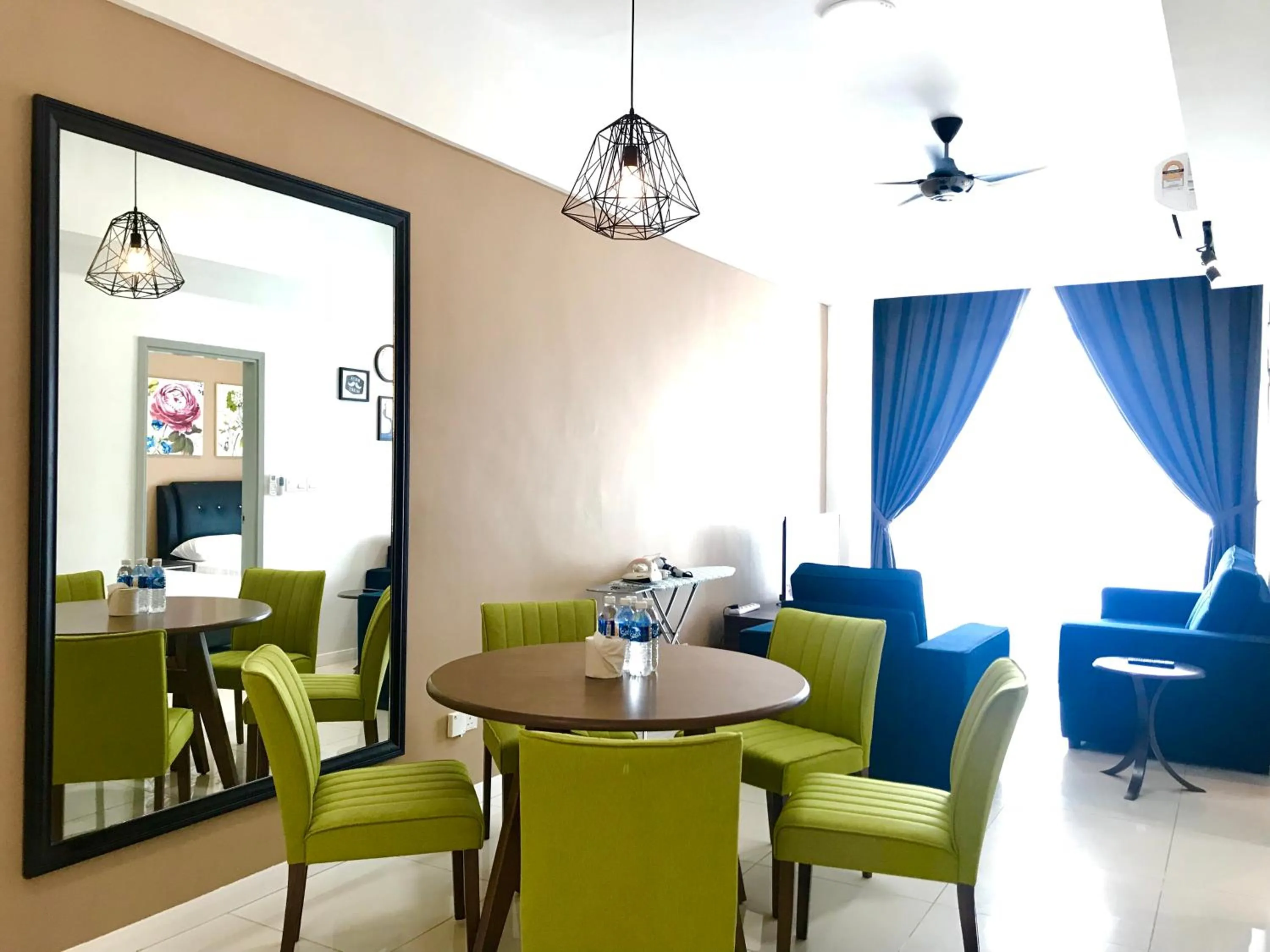 TV and multimedia in Sunset Seaview Vacation Condos @ Infinity Avenue