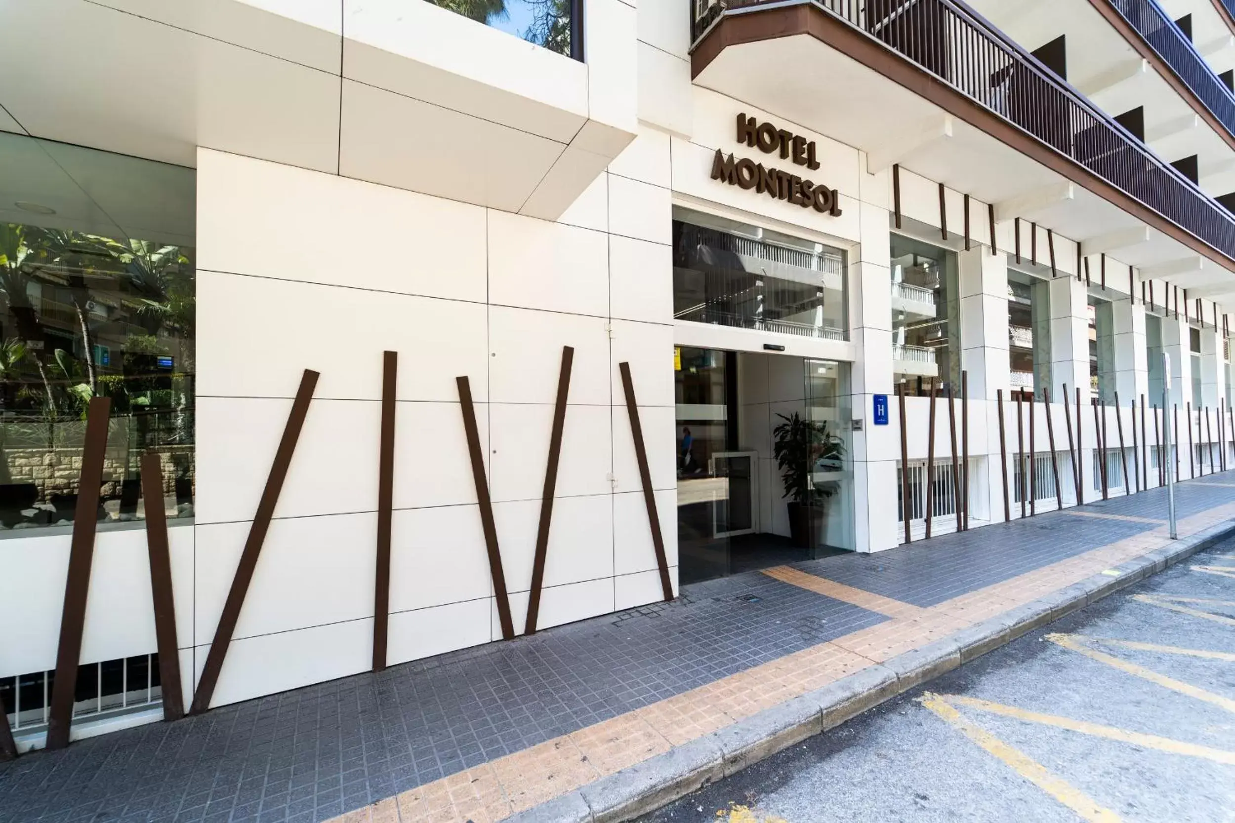 Twin Room with Terrace in Hotel Montesol Benidorm Twin Room with Terrace in Hotel Montesol Benidorm