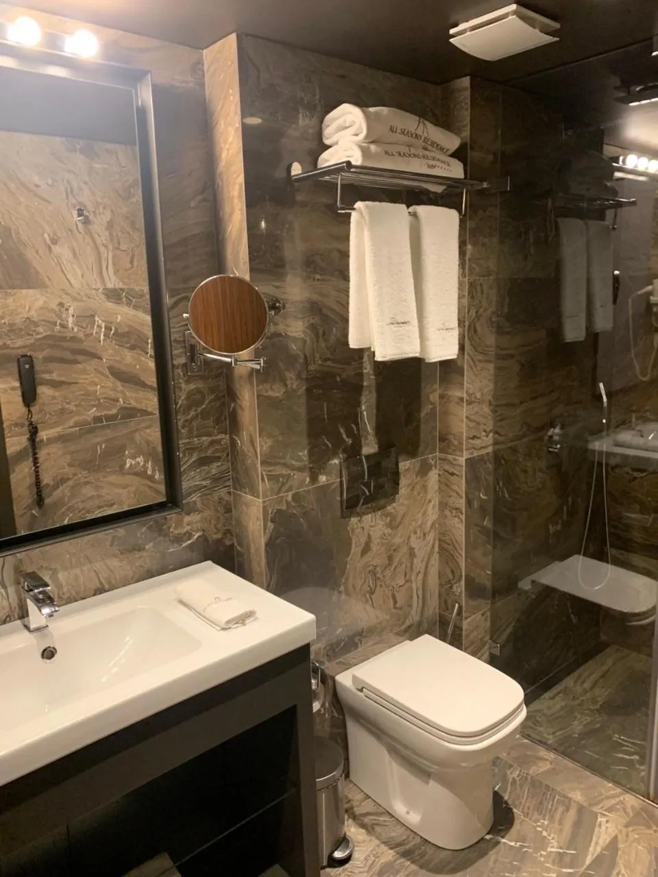 Shower in All Seasons Residence Design Hotel - Free parking