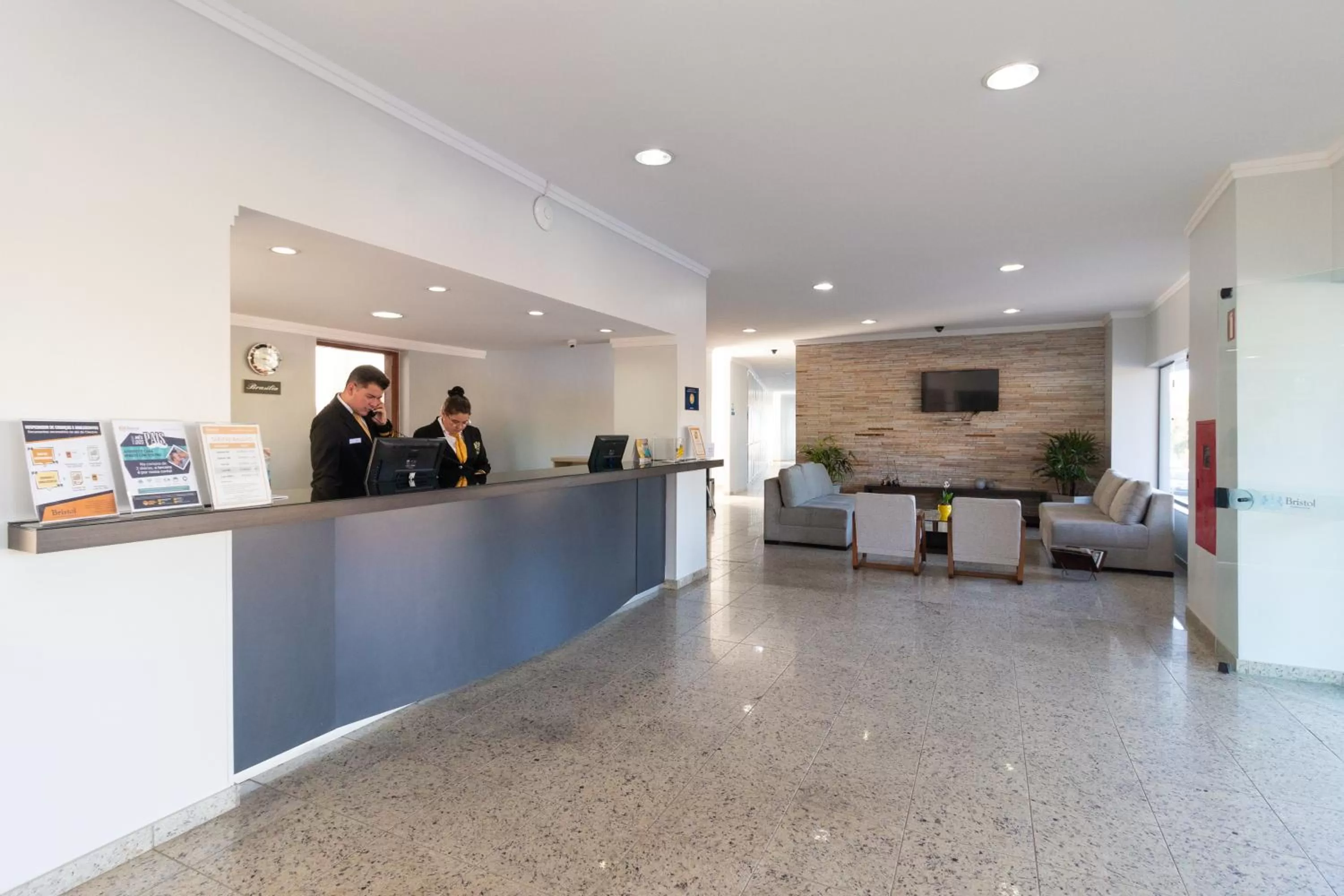 Lobby or reception in Bristol Zaniboni Mogi Mirim