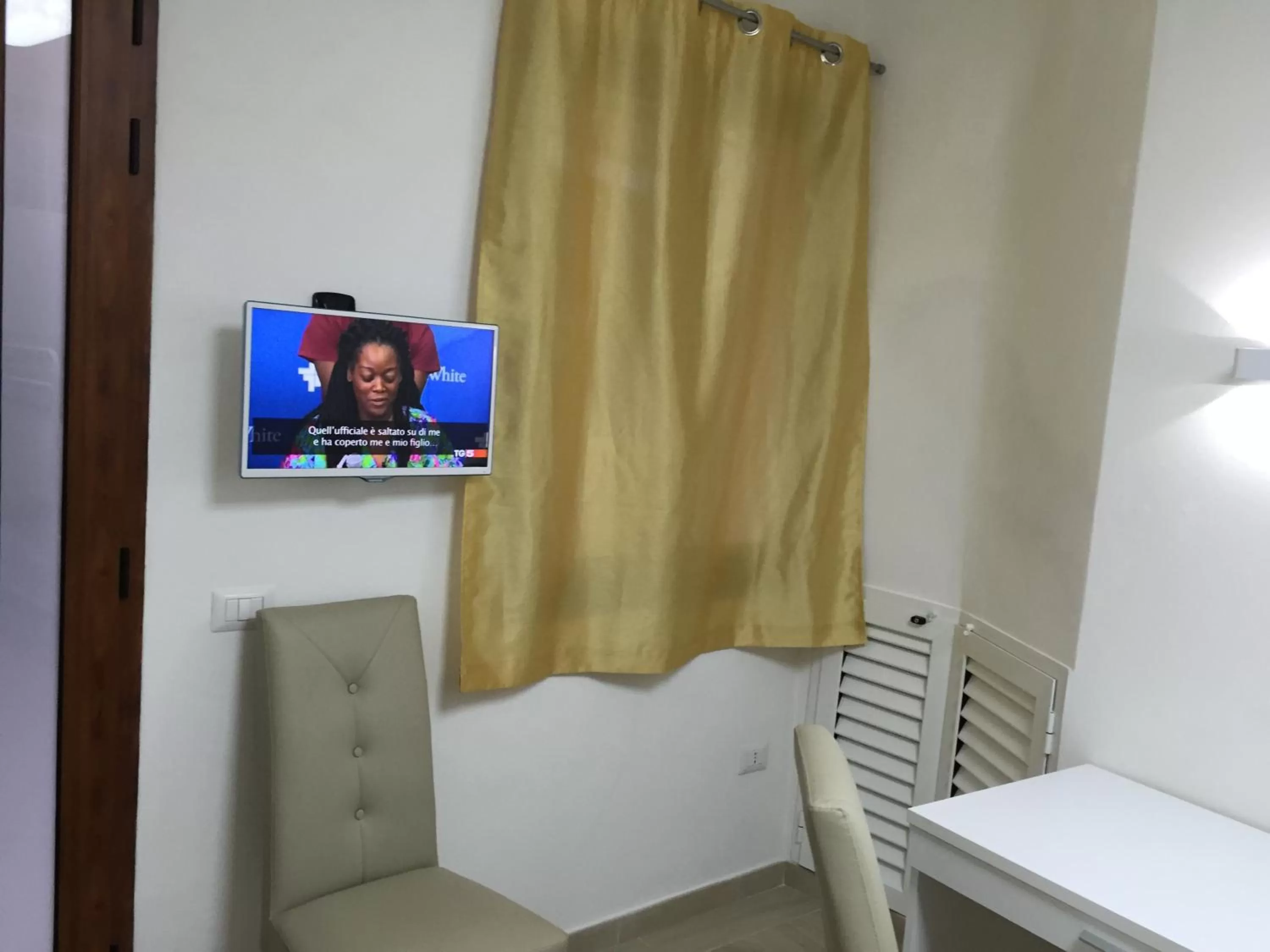 Photo of the whole room in B&B Quintino Sella