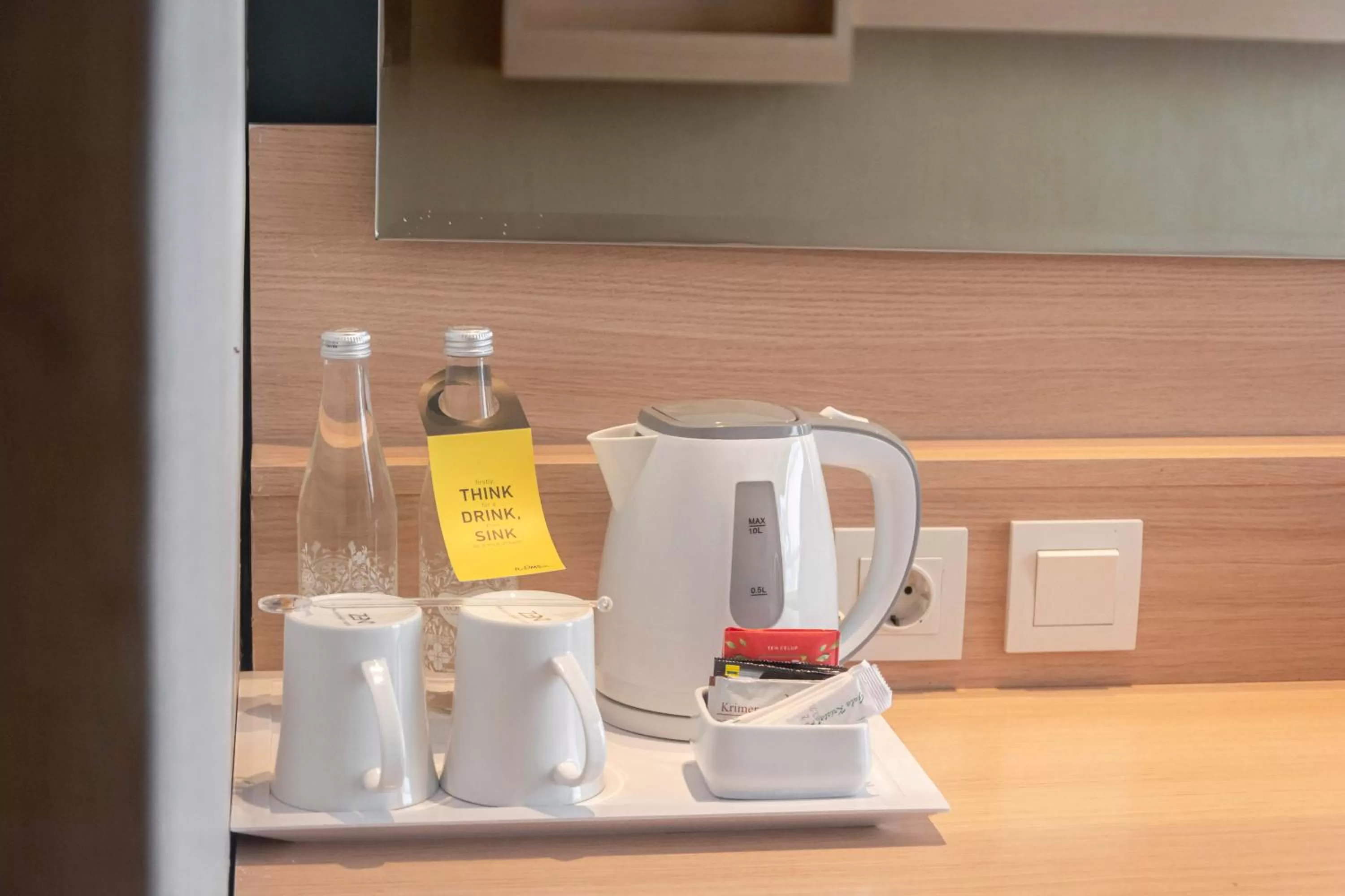 Coffee/tea facilities in ROOMS INC d'botanica Bandung