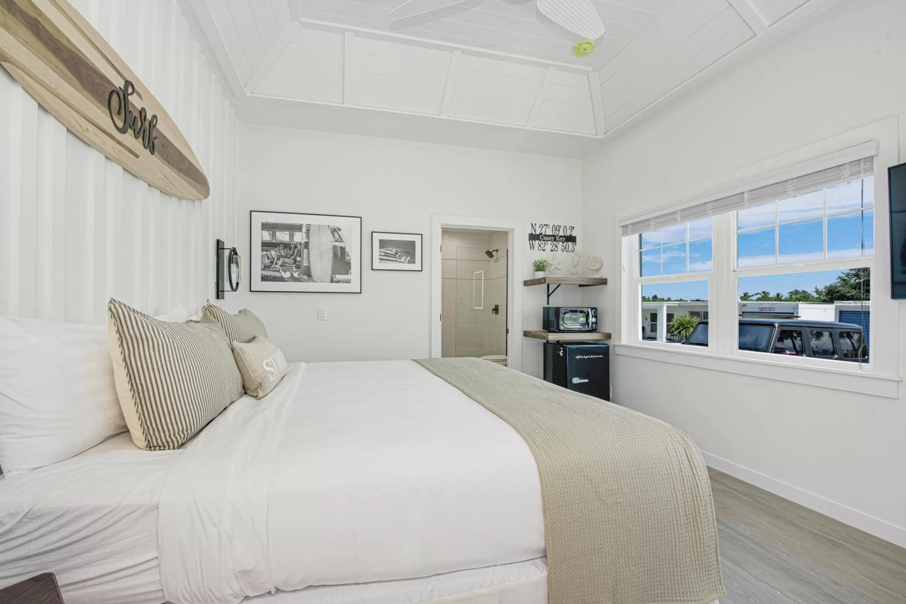 Bed in Casey Key Resorts - Beachfront