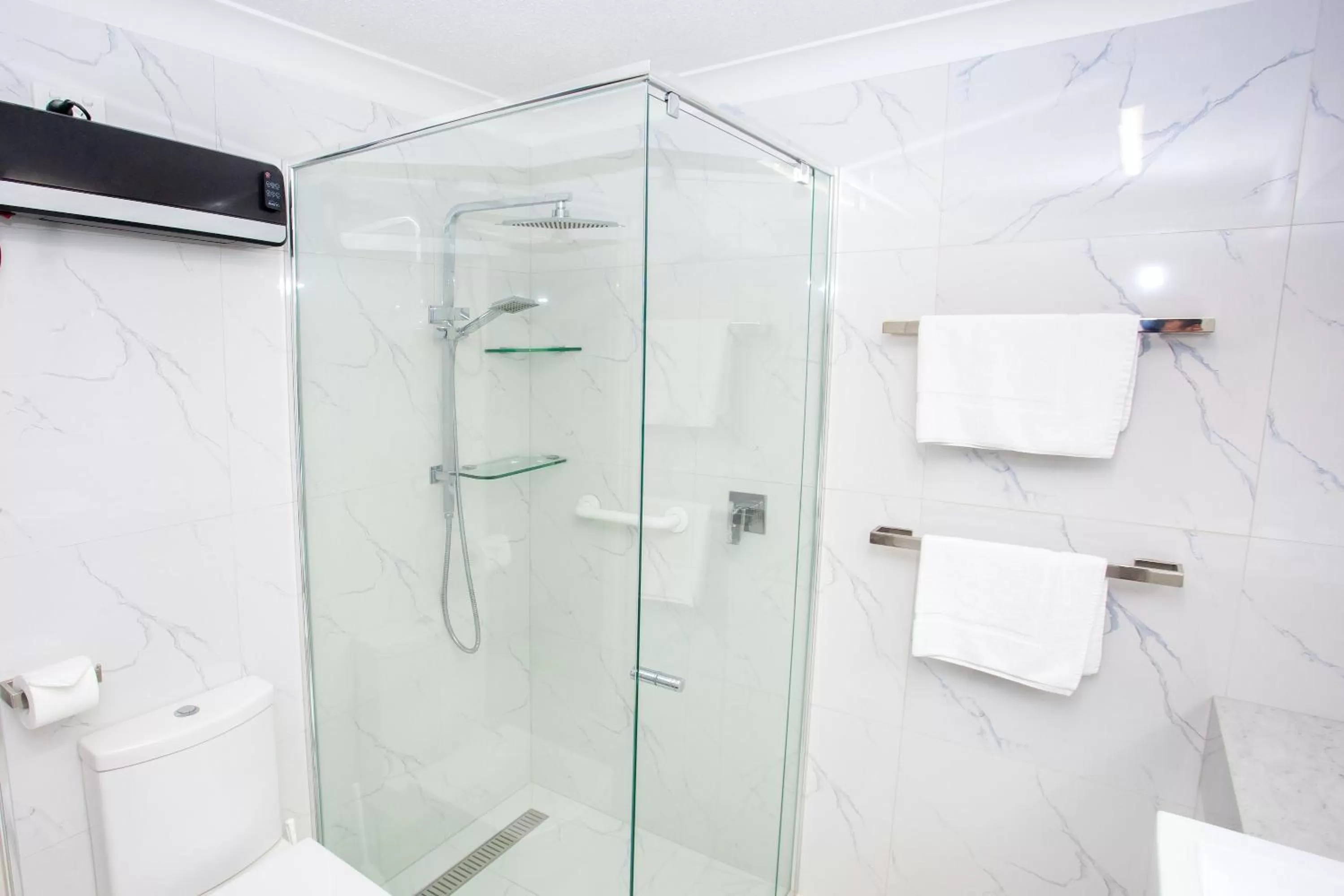 Shower in Osprey Apartments