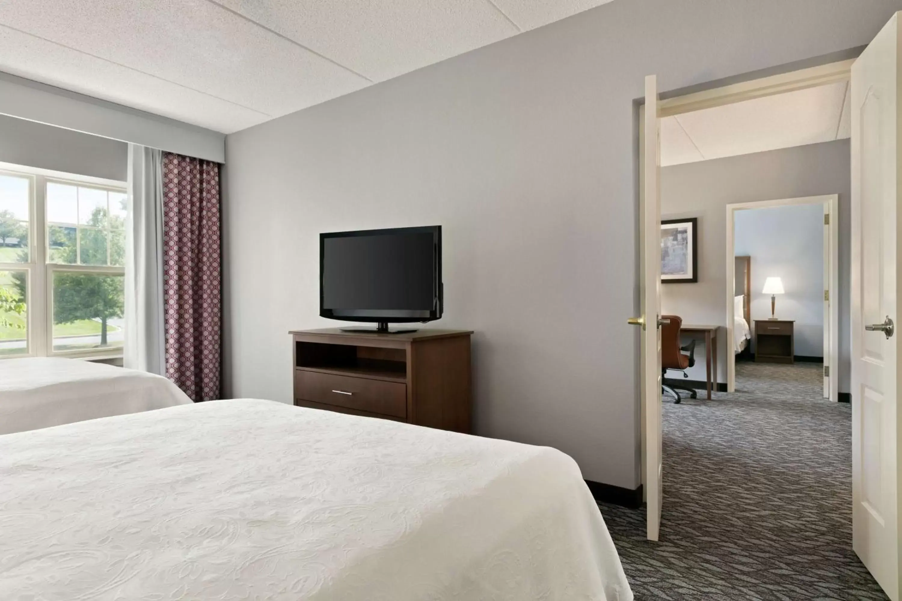 Two Bedroom Suite with One King and Two Queen Beds - Non-Smoking in Homewood Suites by Hilton Harrisburg East-Hershey Area Two Bedroom Suite with One King and Two Queen Beds - Non-Smoking in Homewood Suites by Hilton Harrisburg East-Hershey Area