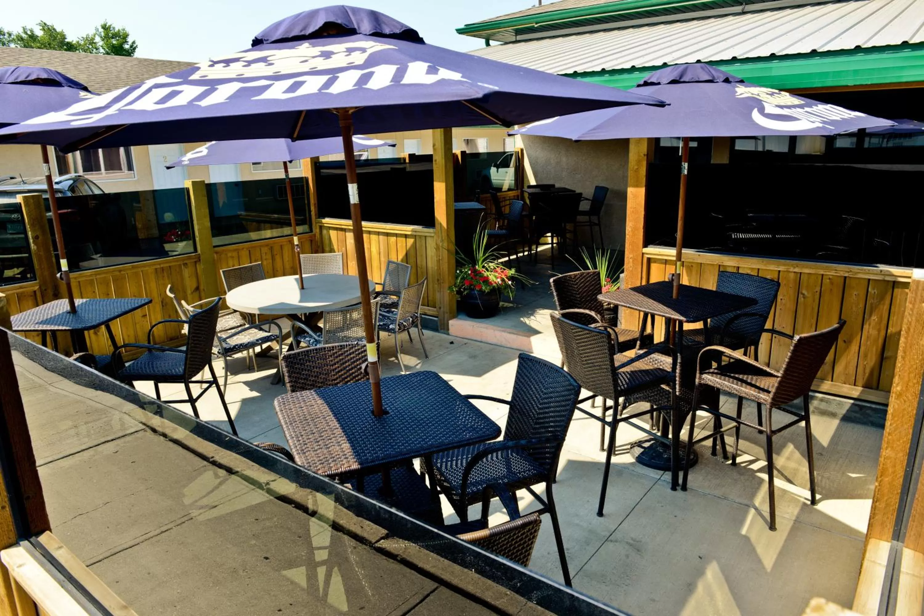 Restaurant/places to eat in 121 Steakhouse & Motel