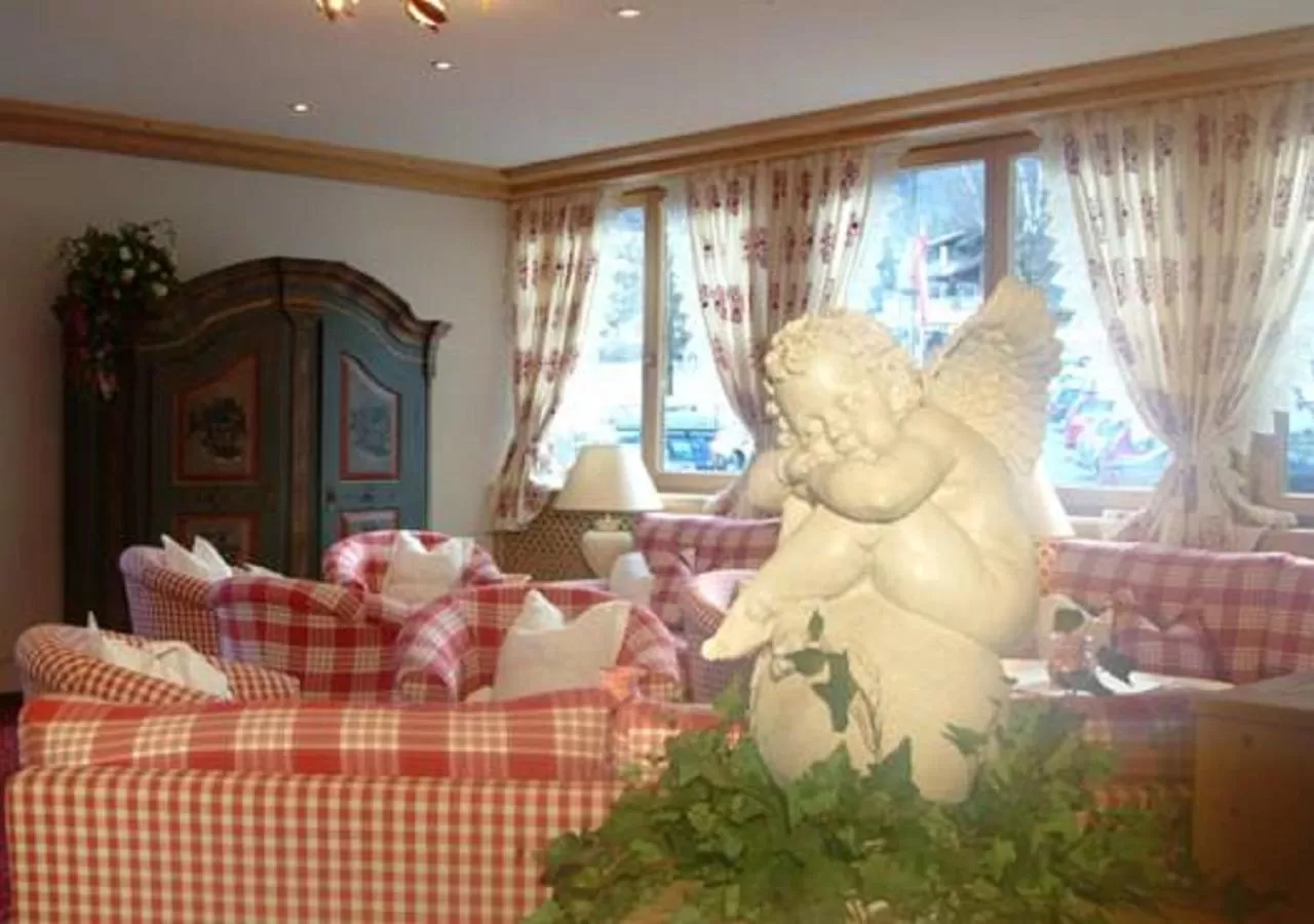 Lobby or reception in Sporthotel Sonne