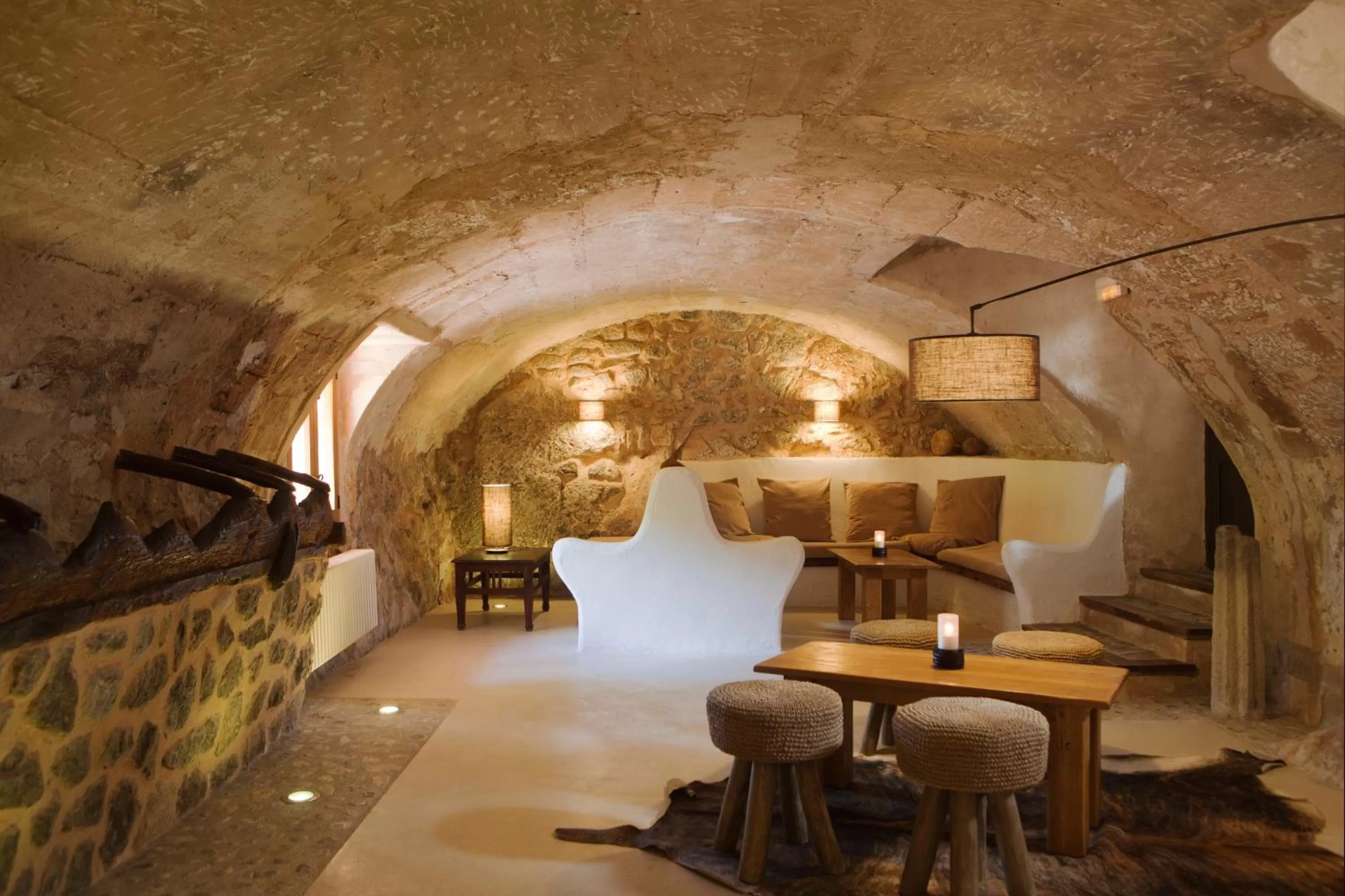 Restaurant/places to eat in Hotel Es Port