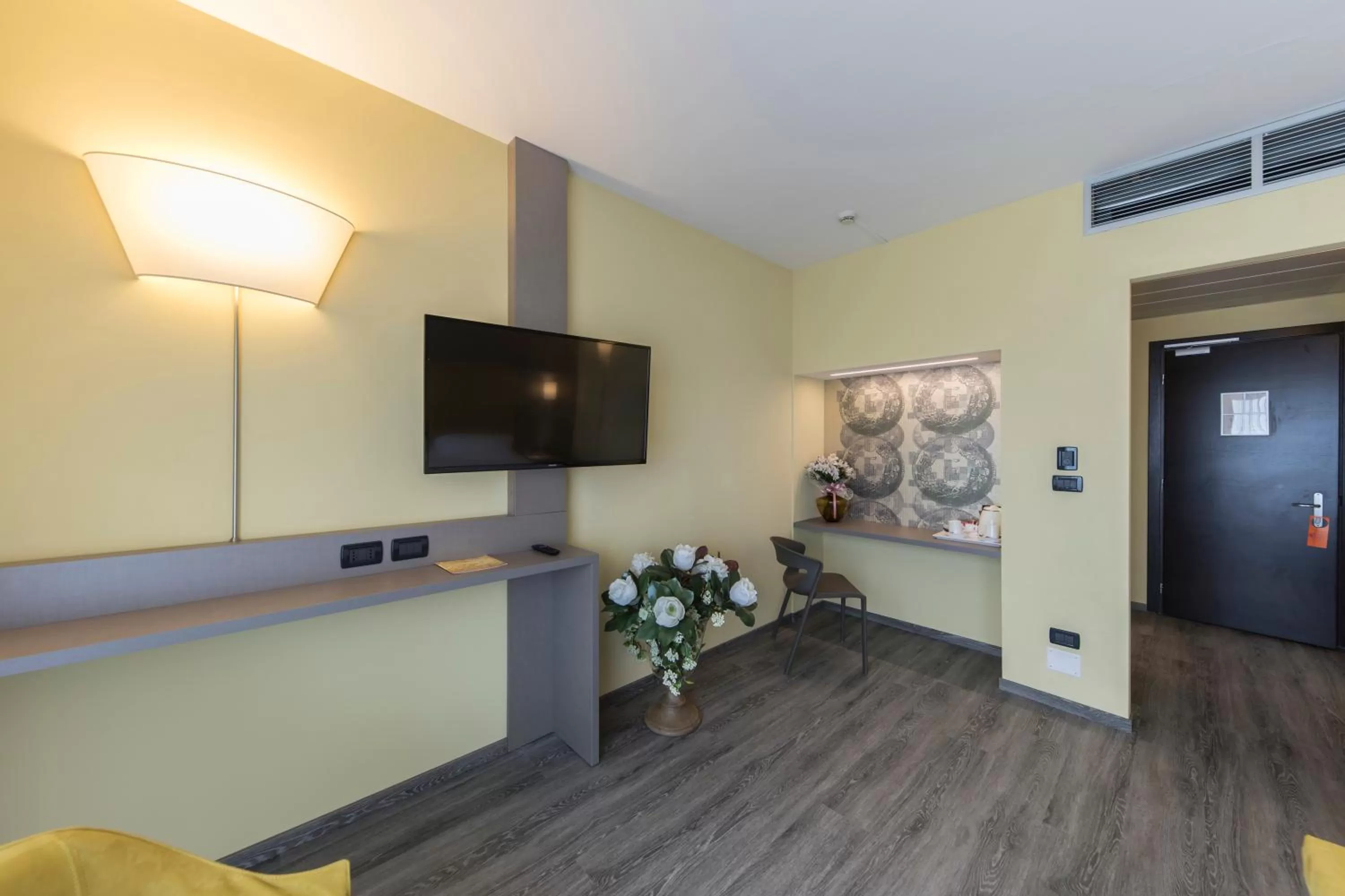 TV and multimedia in Hotel Donatello Imola